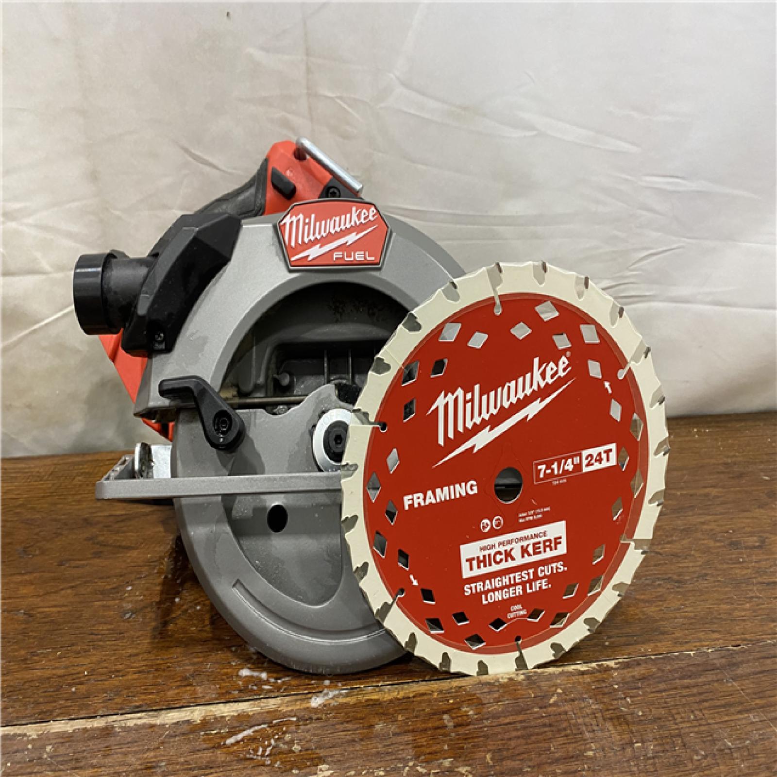 AS-IS Milwaukee Tools M18 FUEL 7-1/4 Circular Saw (Tool Only) 2834-20