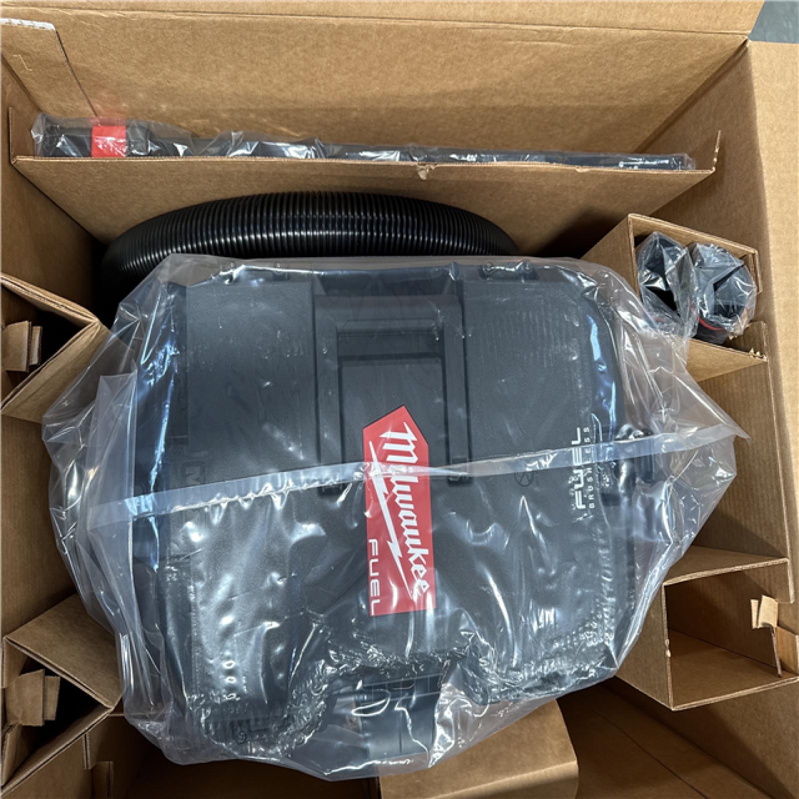 California NEW Milwaukee 12 Gallon Dual-Battery Wet/Dry Vacuum Kit, includes (2) Batteries & Charger