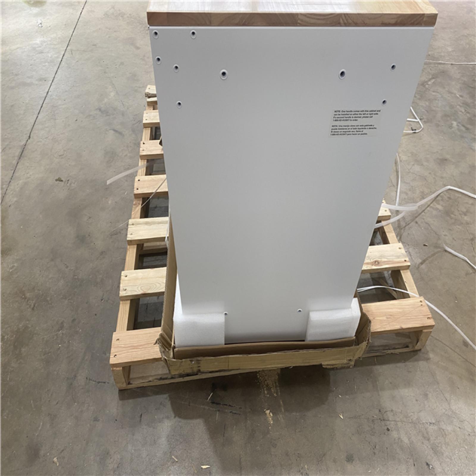Houston Location - AS-IS home improvement pallet HUSKY 52IN 10 DRAWER MOBILE WORK BENCH
