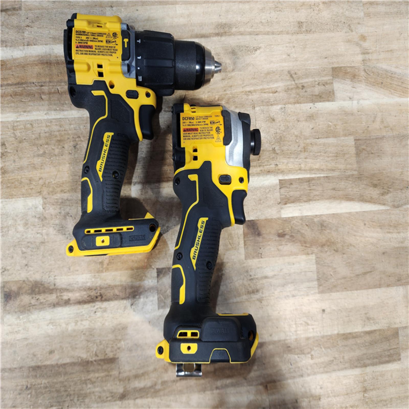 HOUSTON LOCATION - AS-IS DEWALT 2 TOOL COMBO KIT W/ (2) BATTERY & CHARGER