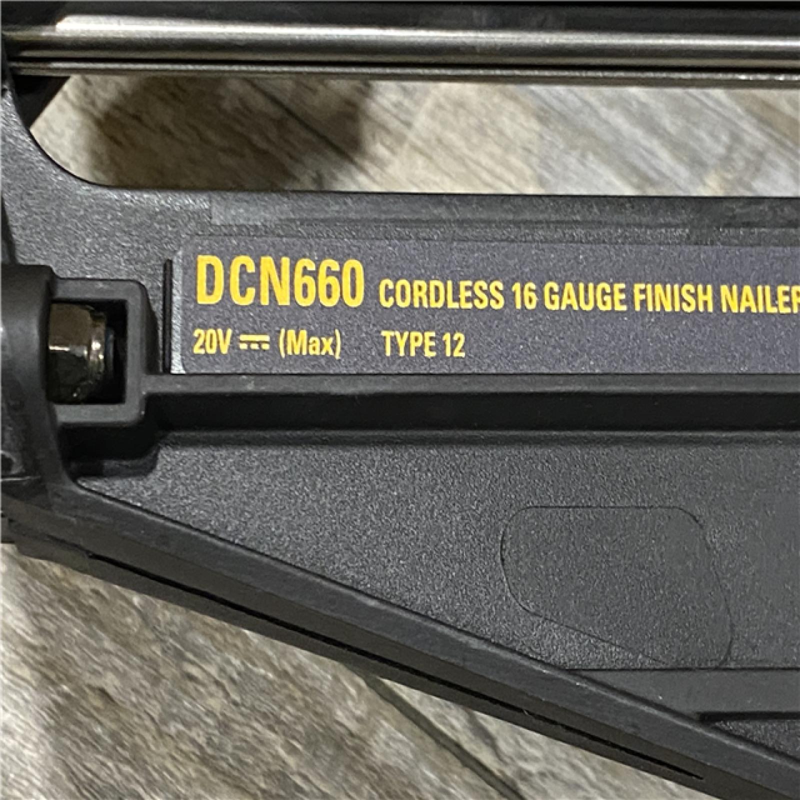 AS-IS DEWALT 20V MAX XR 16-Gauge Electric Cordless Angled Finishing Nailer Kit