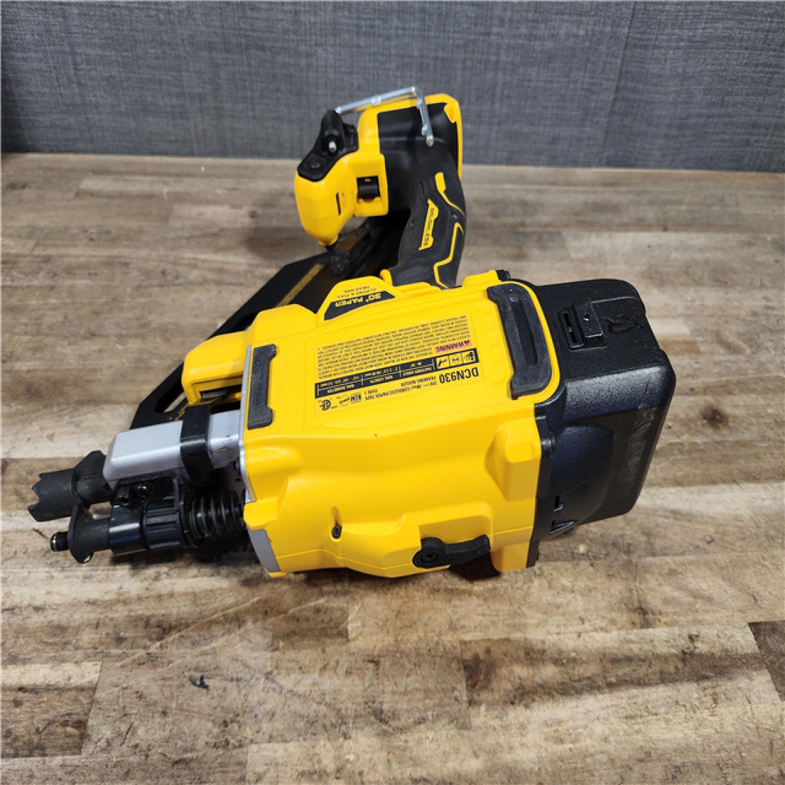 HOUSTON LOCATION - AS-IS DEWALT 20V 30 Degree Cordless Framing Nailer (Tool-Only)