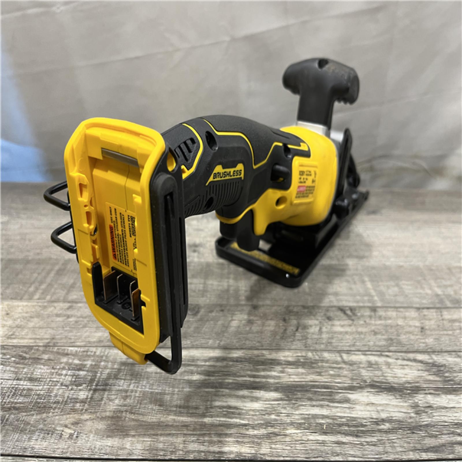 AS-IS DEWALT ATOMIC 20V MAX Cordless Brushless 4-1/2 in. Circular Saw (Tool Only)