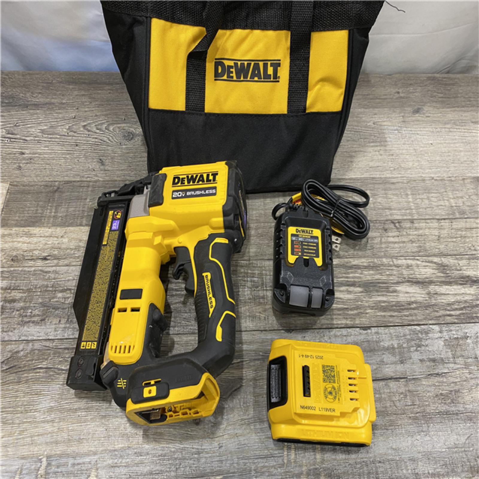 AS-IS DEWALT ATOMIC 20V MAX Lithium Ion Cordless 23 Gauge Pin Nailer Kit