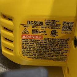 AS-IS DEWALT 20-Volt MAX 7-1/4 in. Cordless Circular Saw (Tool Only)