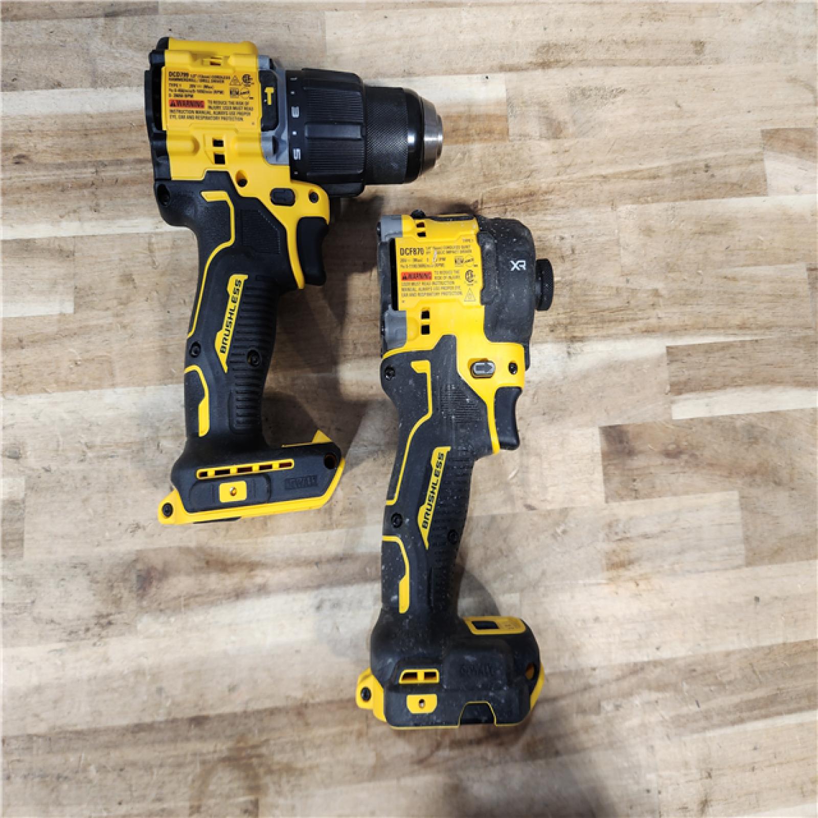 HOUSTON LOCATION - AS-IS DEWALT 2 TOOL COMBO KIT W/ (2) BATTERY & CHARGER
