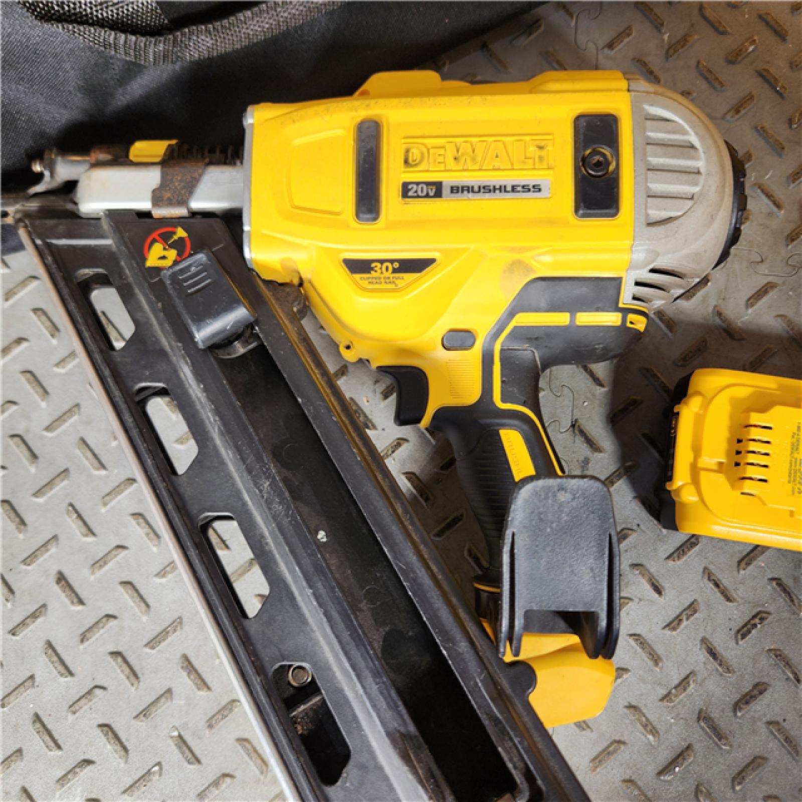 Houston Location - AS-IS Dewalt - DCN692M1 - Cordless Framing Nailer, Voltage 20.0 Li-Ion, Battery Included, Fastener Range 2 to 3-1/2 - Appears IN GOOD  Condition