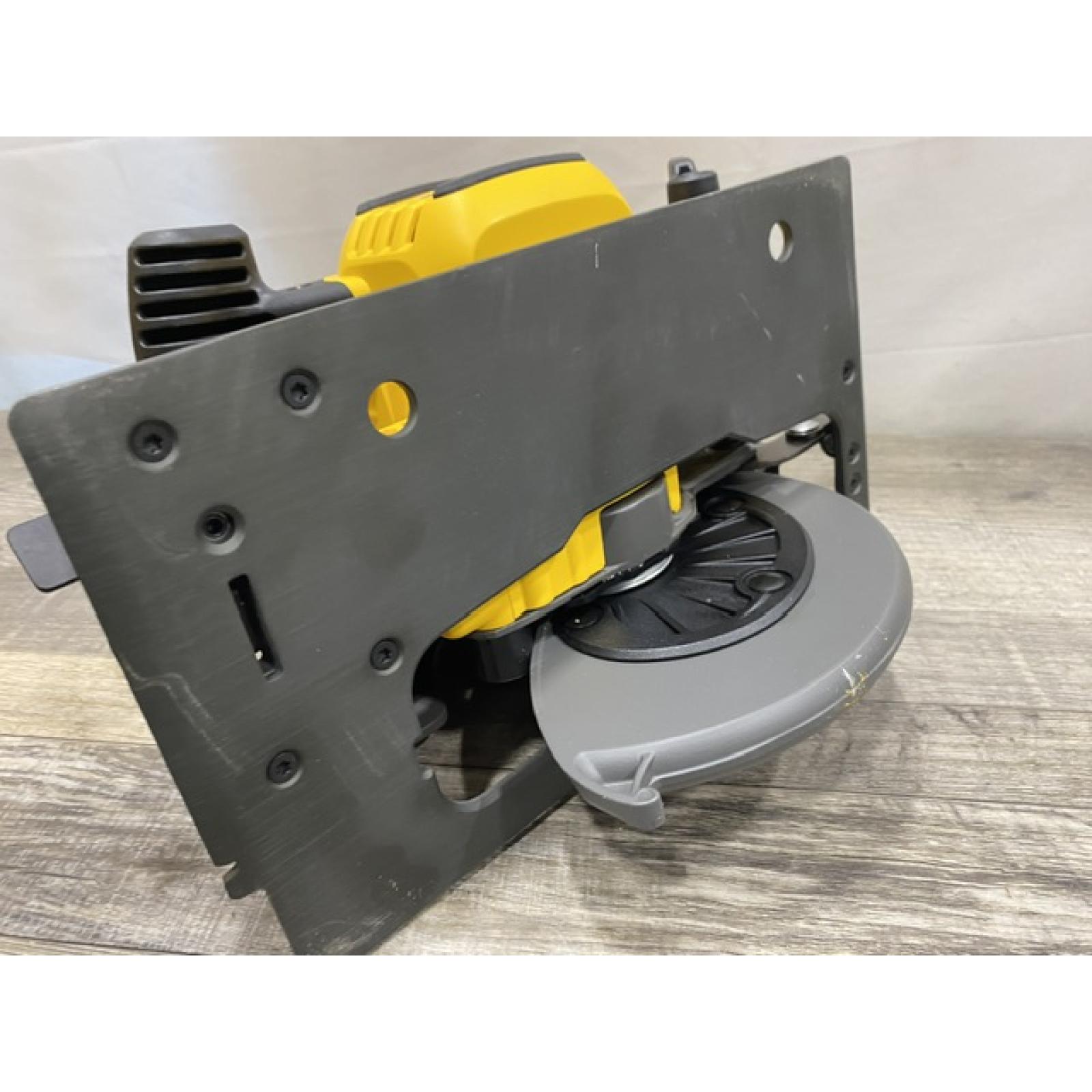 AS-IS DEWALT FLEXVOLT 60V MAX Cordless Brushless 7-1/4 in. Circular Saw with Brake (Tool Only)