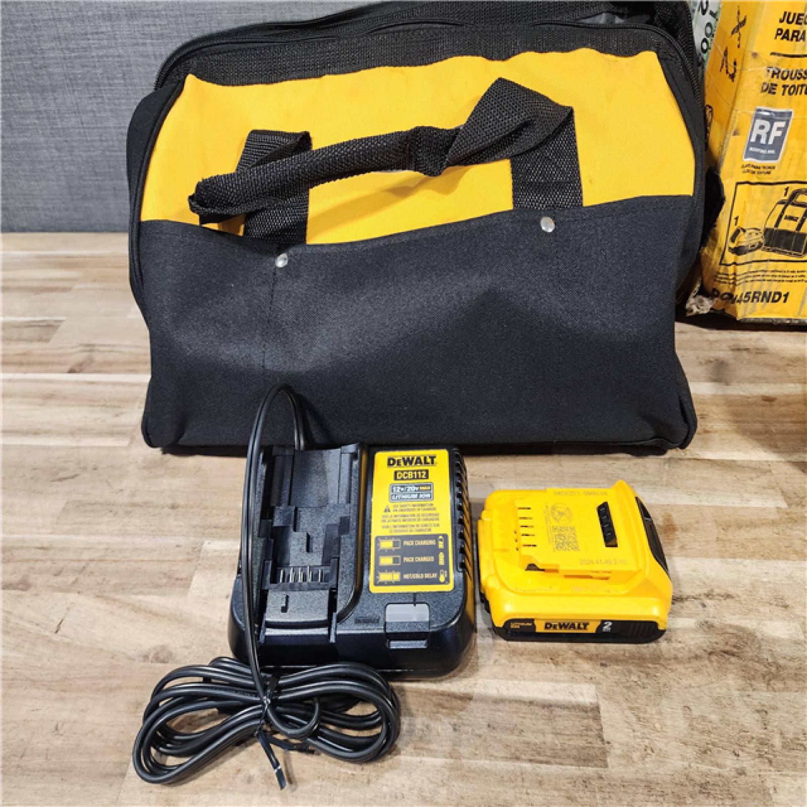 HOUSTON LOCATION - AS-IS DEWALT 20V MAX Lithium-Ion 15-Degree Electric Cordless Roofing Nailer Kit