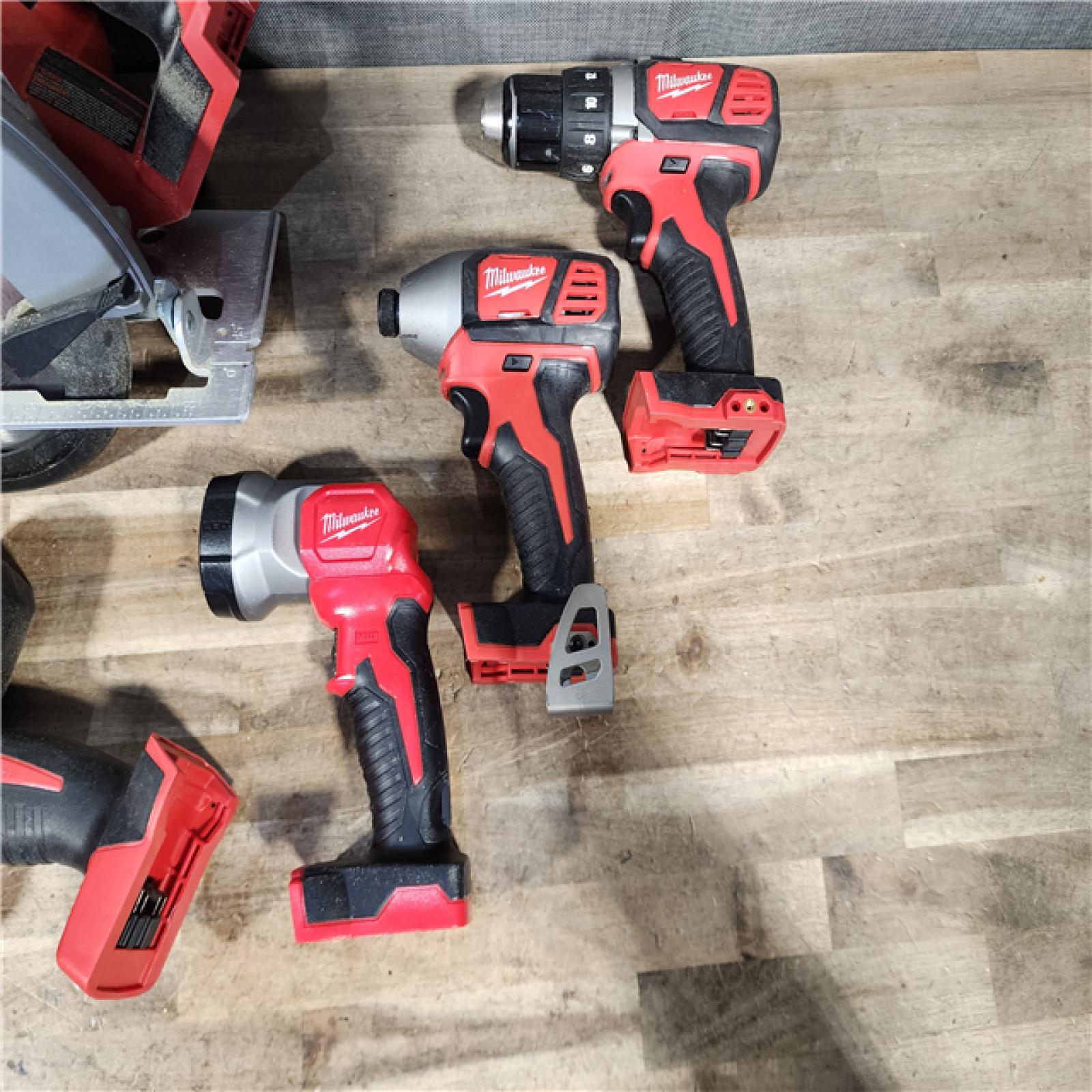 HOUSTON LOCATION - AS-IS Milwaukee 5 Tool Combo Kit W/ (2) Battery & Charger