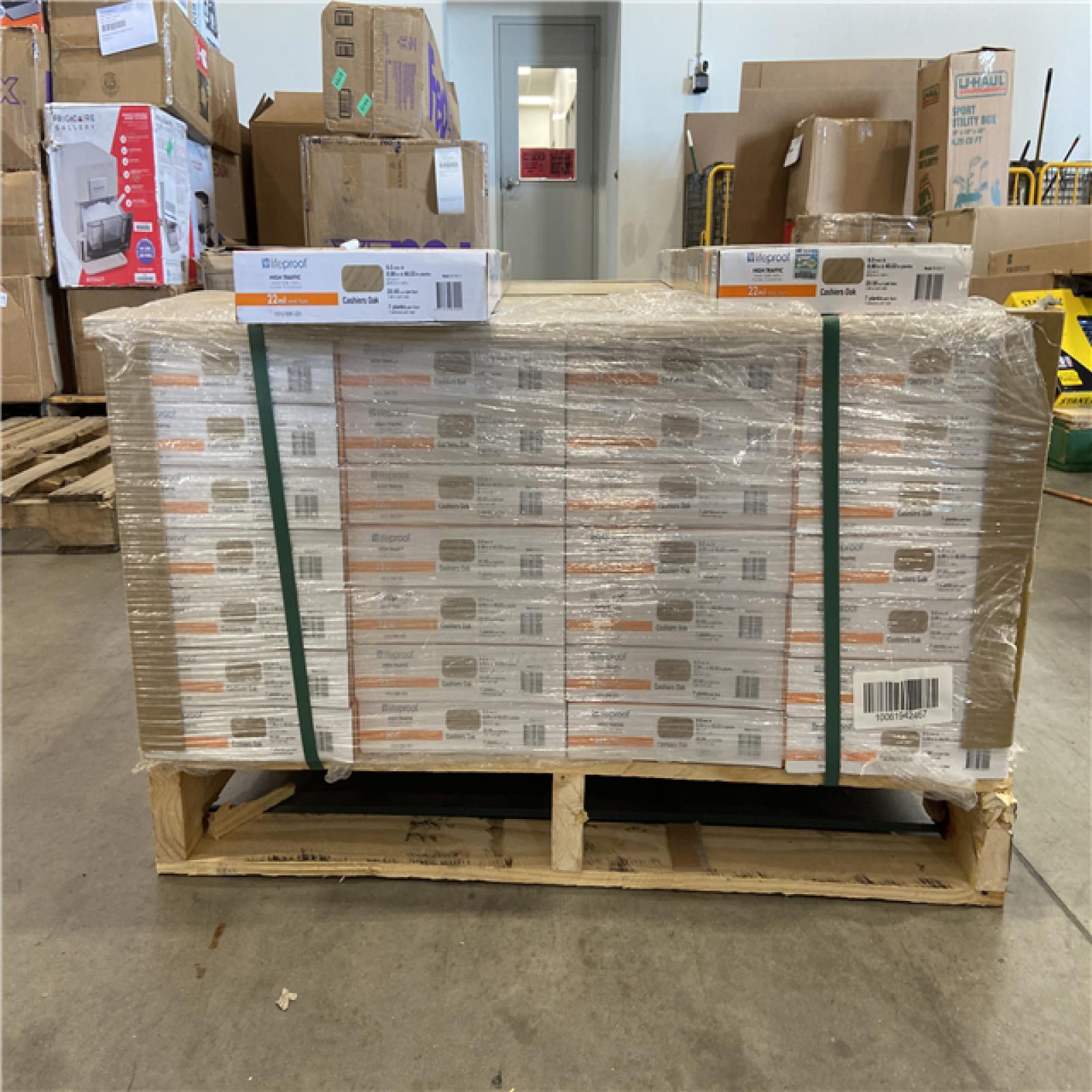 DALLAS LOCATION - Lifeproof Cashiers Oak 22 MIL x 8.98 in. W x 48.03 in. L Waterproof Click Lock Vinyl Tile Flooring (20.95 sq. ft. /case) - 30 CASES