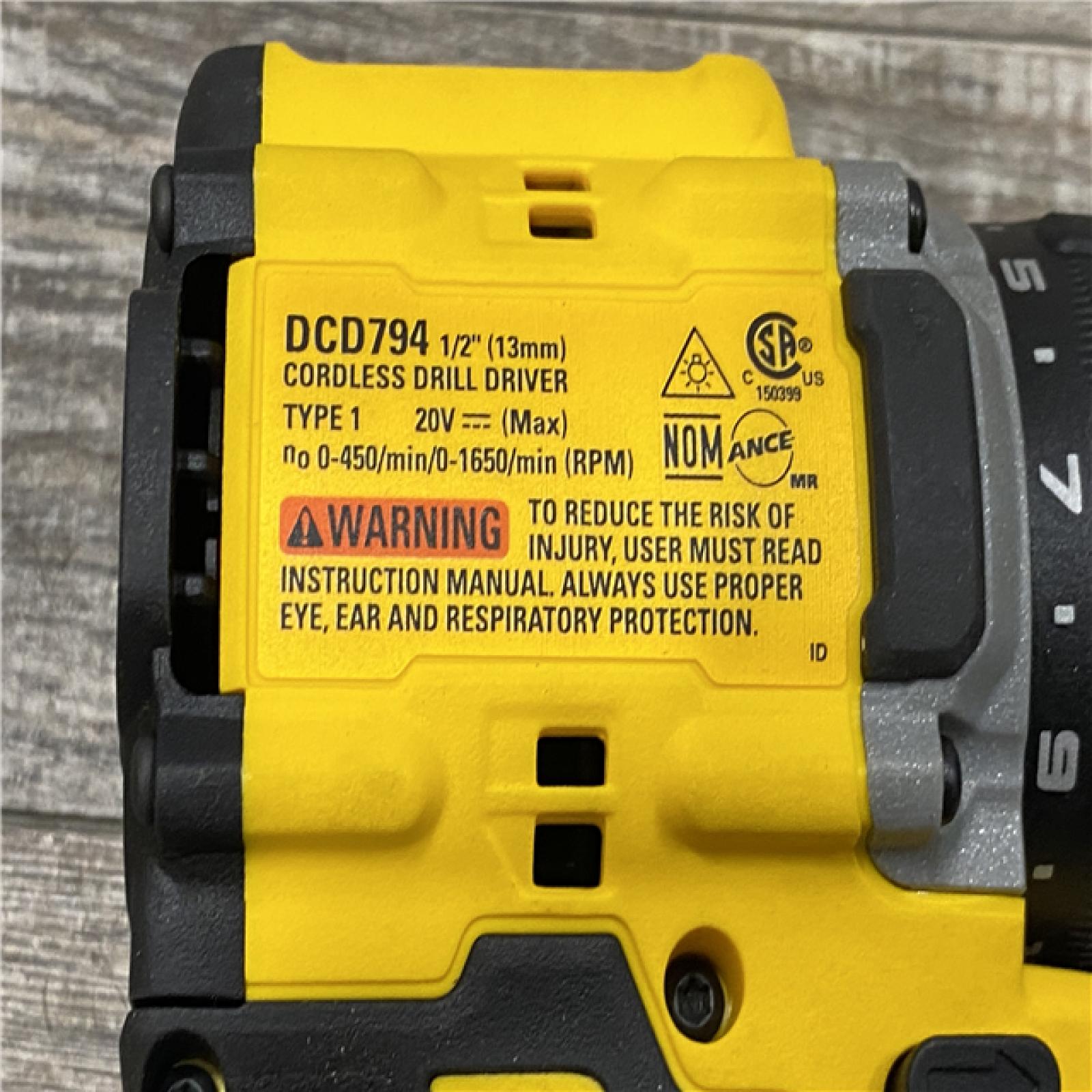 AS-IS DEWALT Atomic 20V Lithium-Ion Cordless Compact 1/2 in. Drill/Driver Kit