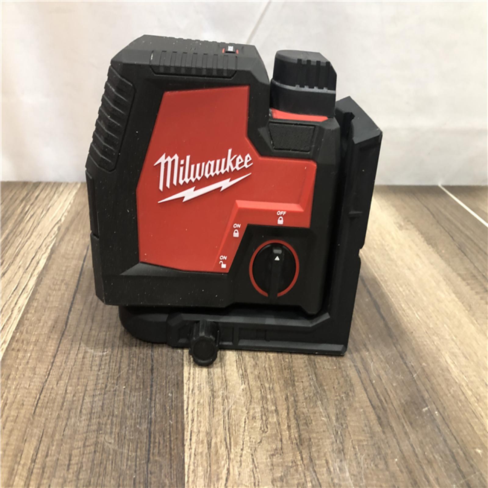 AS-IS Milwaukee 100 ft. REDLITHIUM Lithium-Ion USB Green Rechargeable Cross Line Laser Level with Charger