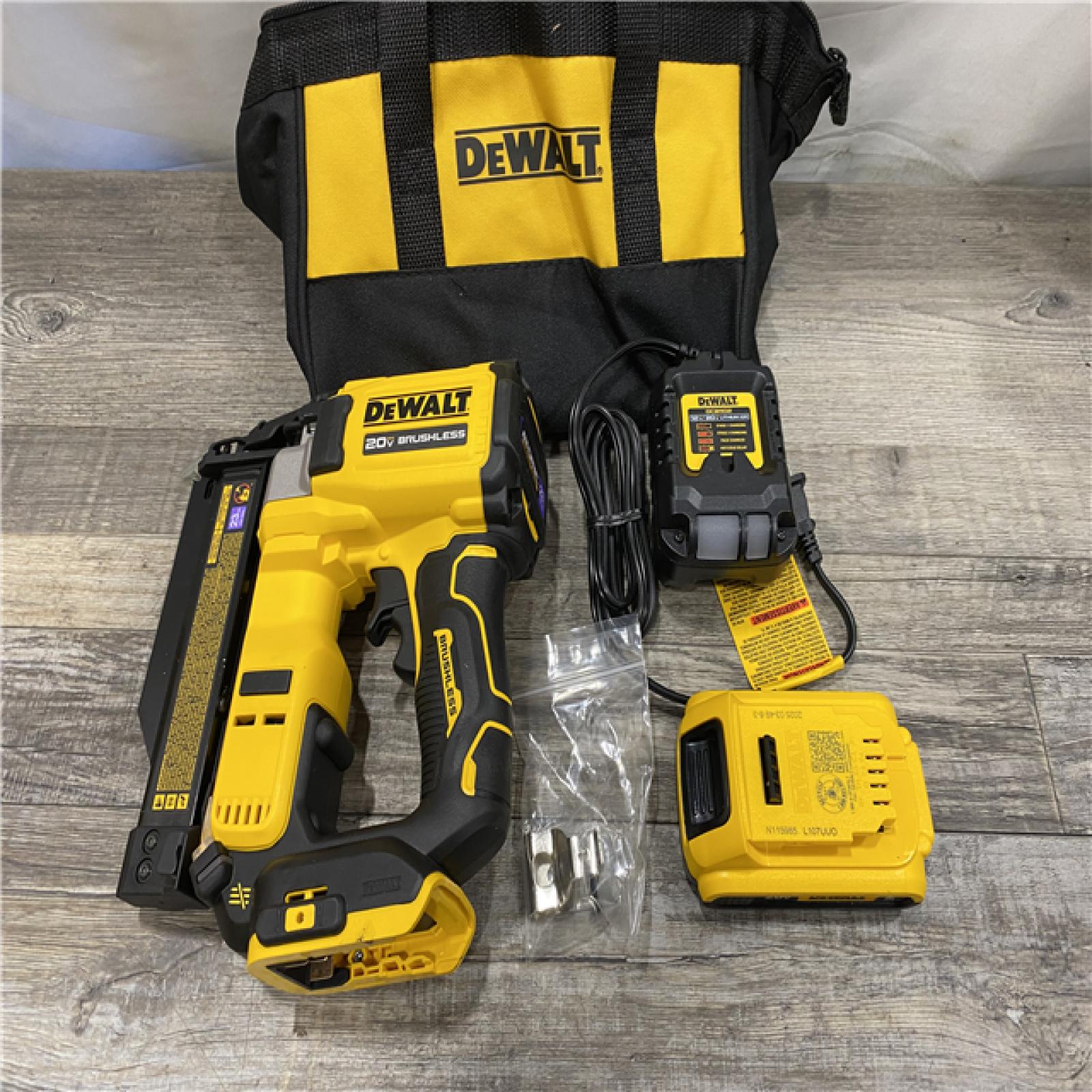 AS-IS DEWALT ATOMIC 20V MAX Lithium Ion Cordless 23 Gauge Pin Nailer Kit