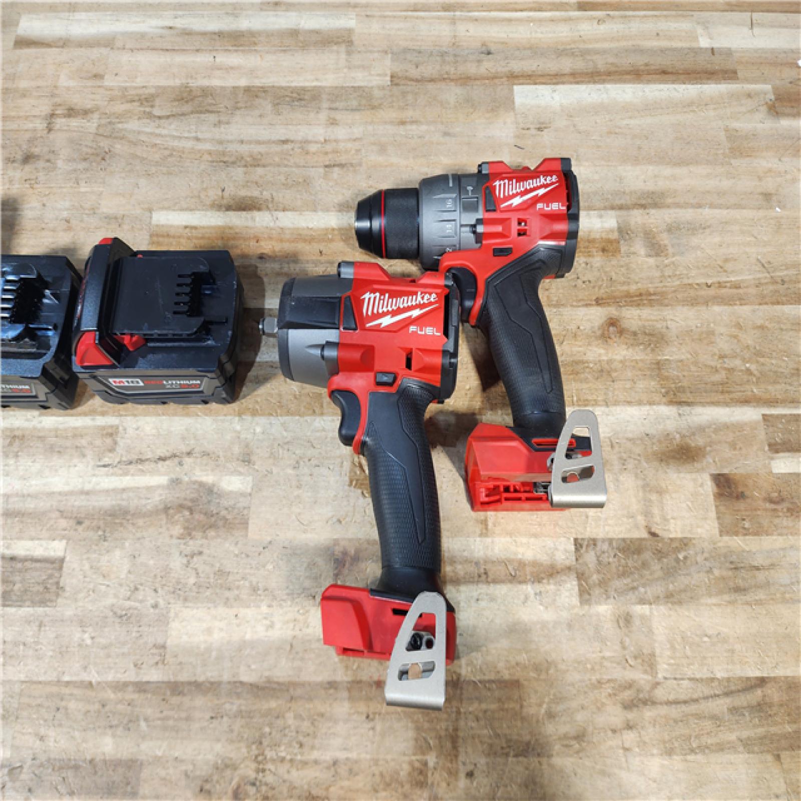 HOUSTON LOCATION - AS - IS Milwaukee 2 Tool Combo Kit W/ (2) Battery & Charger