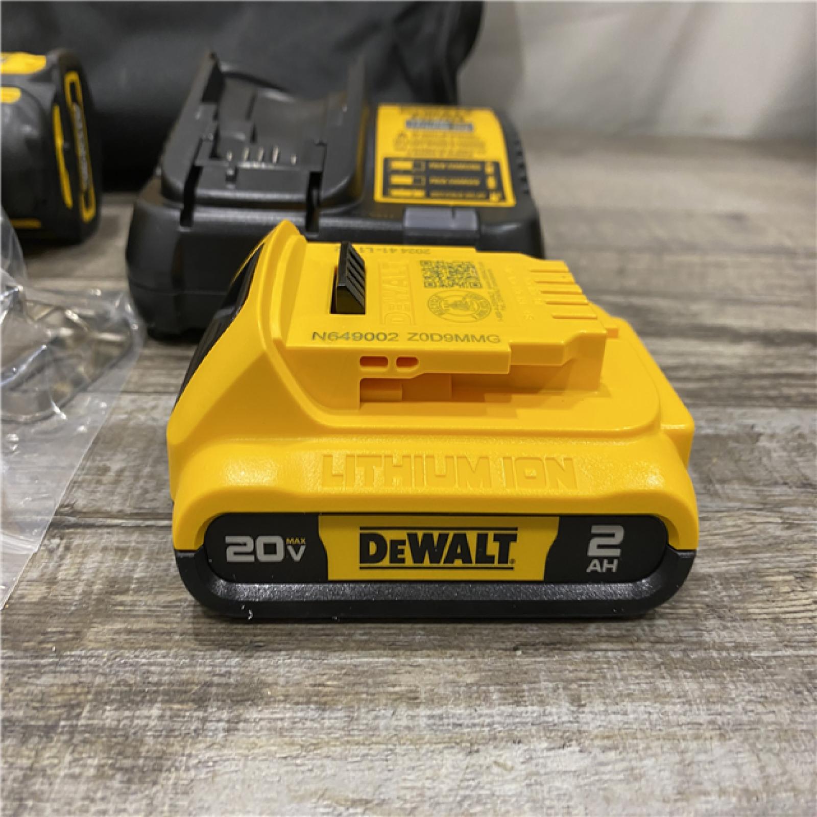 AS-IS DEWALT Atomic 20V Max Lithium-Ion Brushless Cordless Compact 1/4 in. Impact Driver Kit