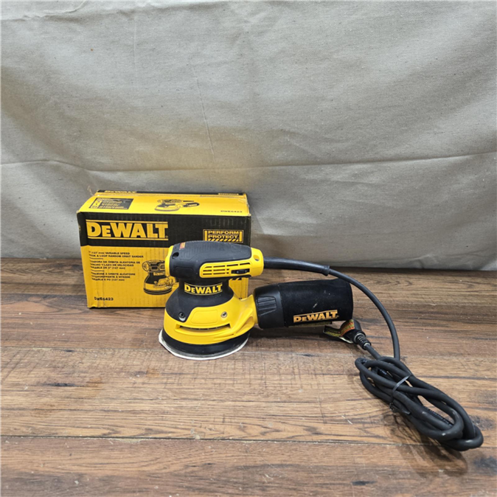 GOOD DEWALT 3 Amp Corded 5 in. Variable Speed Random Orbital Sander