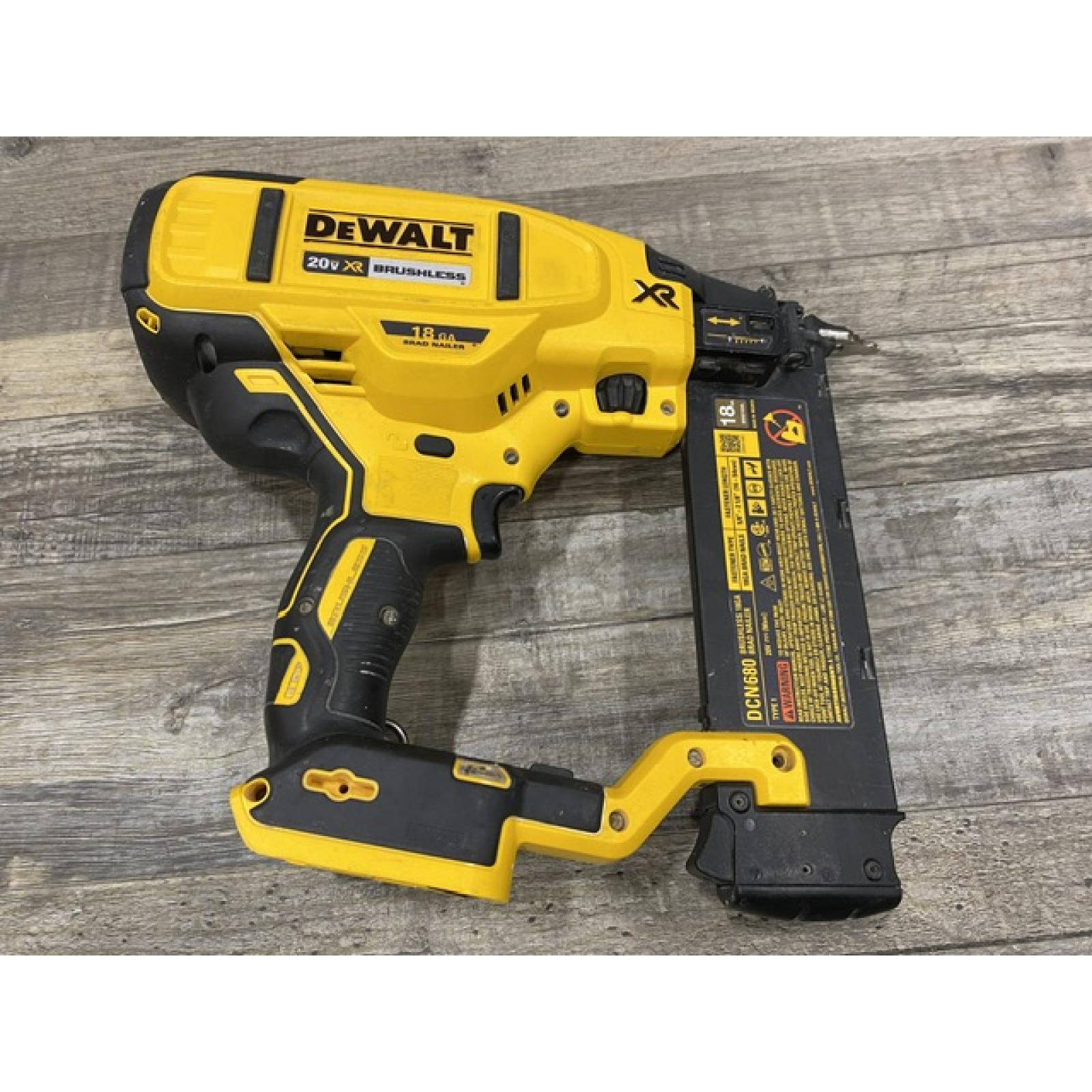 AS-IS DEWALT 20V MAX XR Lithium-Ion Electric Cordless 18-Gauge Brad Nailer (Tool Only)