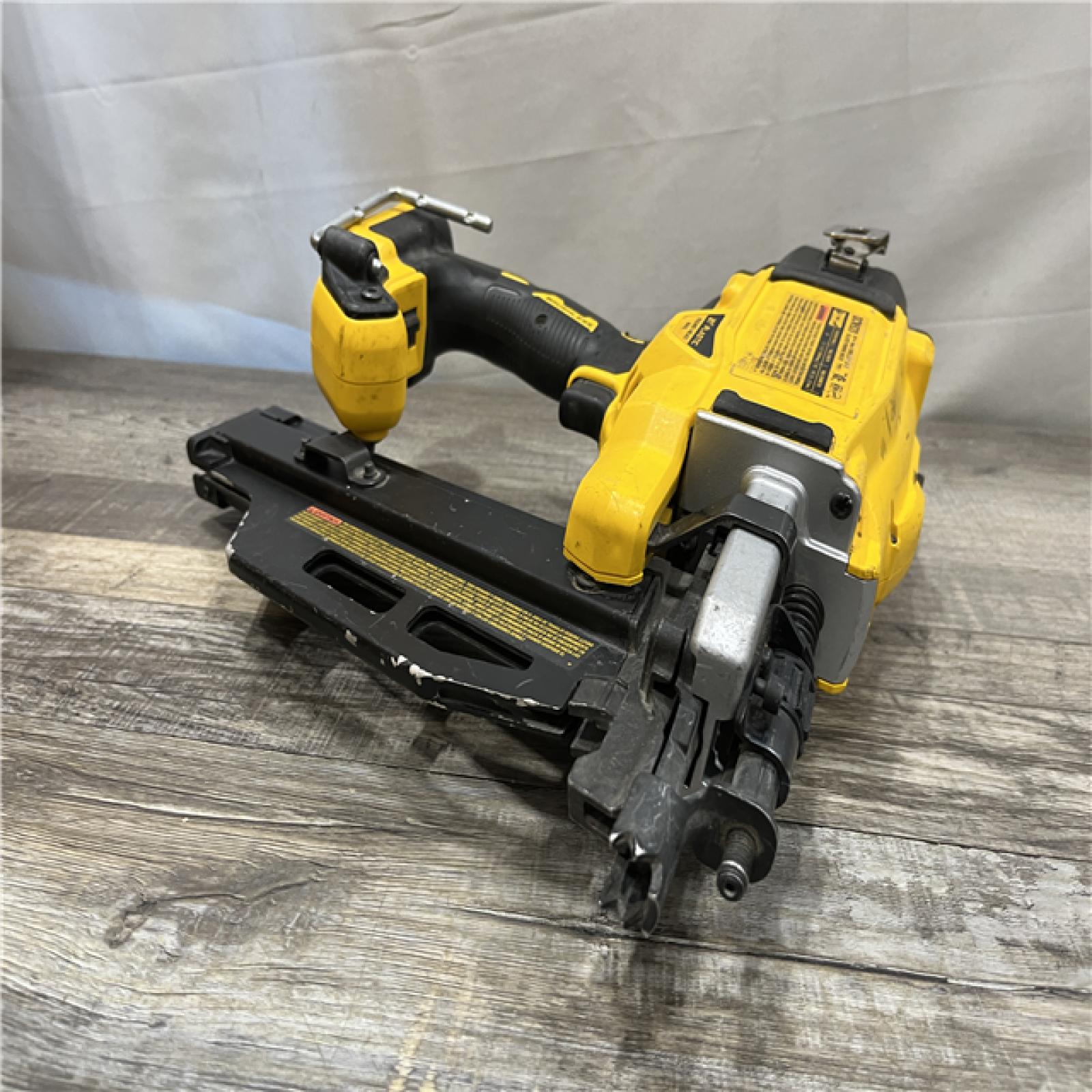 AS-IS DEWALT 20-Volt 21° Cordless Framing Nailer (Tool-Only)
