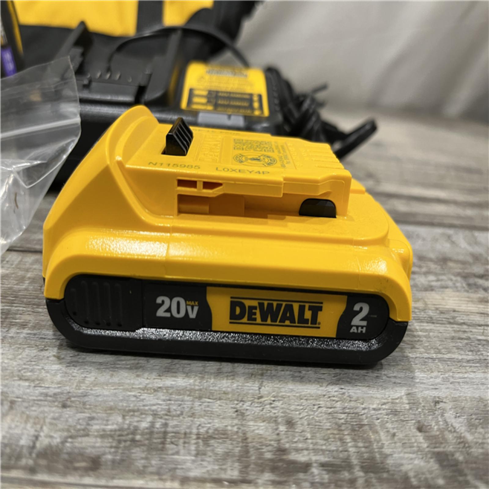 AS-IS DEWALT ATOMIC 20V MAX Lithium Ion Cordless 23 Gauge Pin Nailer Kit