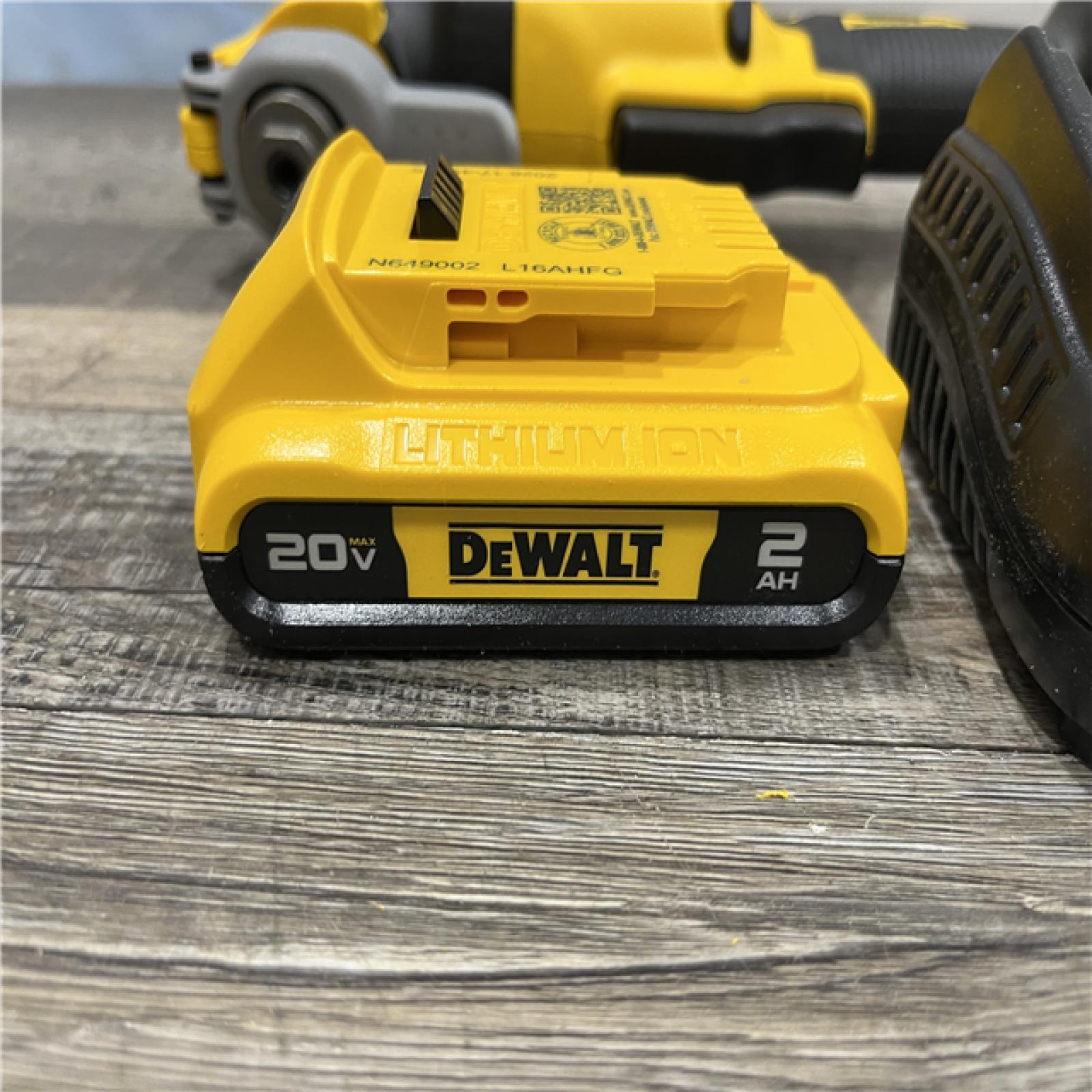 AS-IS DEWALT 20V MAX XR Cordless Brushless 3-Speed Oscillating Multi Tool Kit