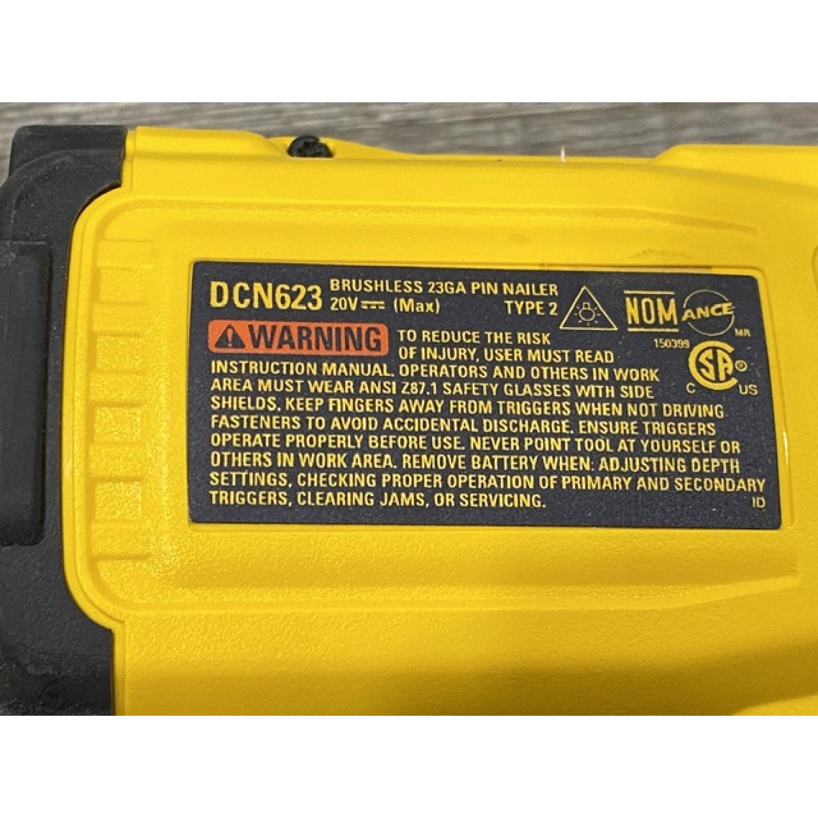 AS-IS DEWALT ATOMIC 20V MAX Lithium Ion Cordless 23 Gauge Pin Nailer Kit