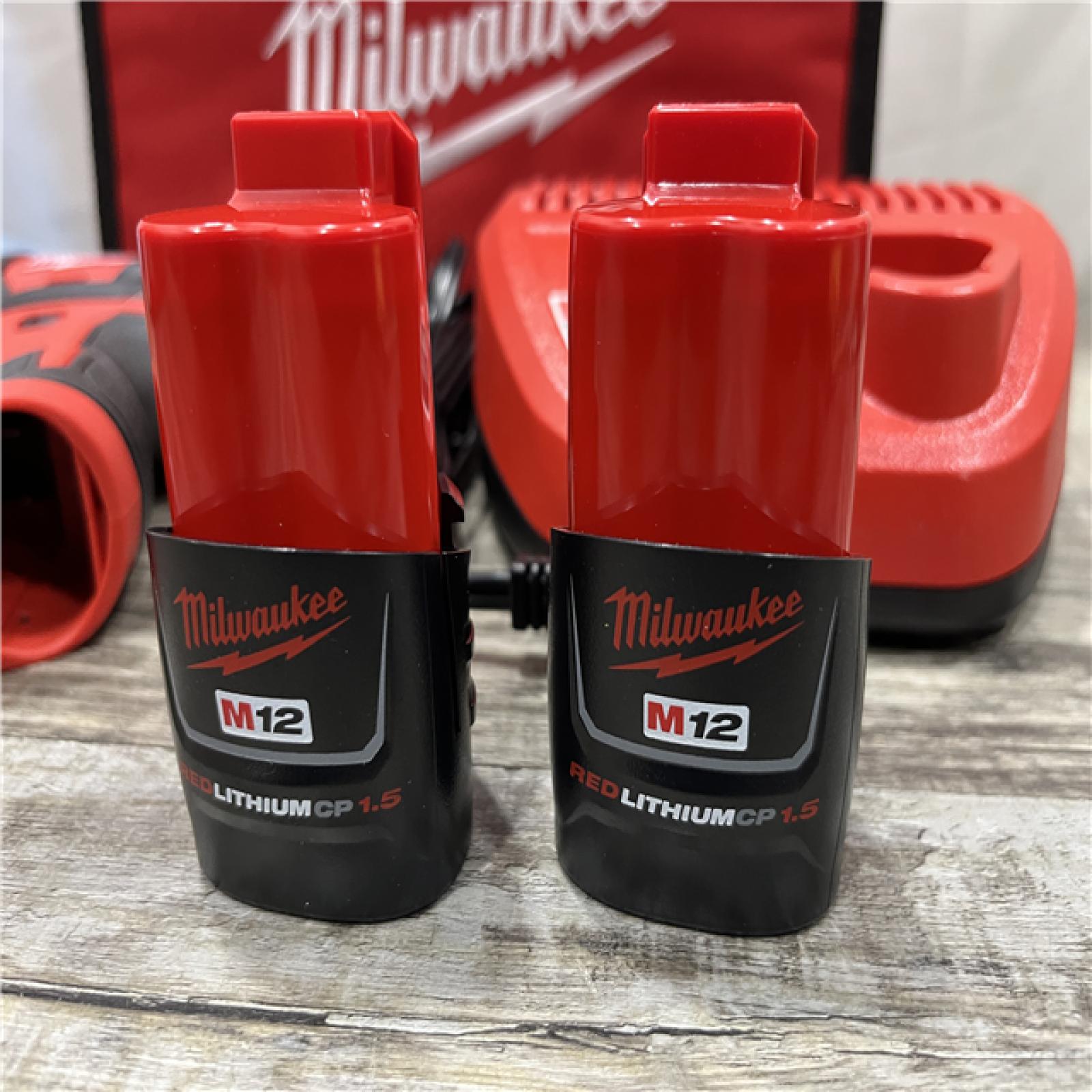 AS-IS Milwaukee 12V Lithium-Ion Cordless 1/4 in. Hex Screwdriver Kit