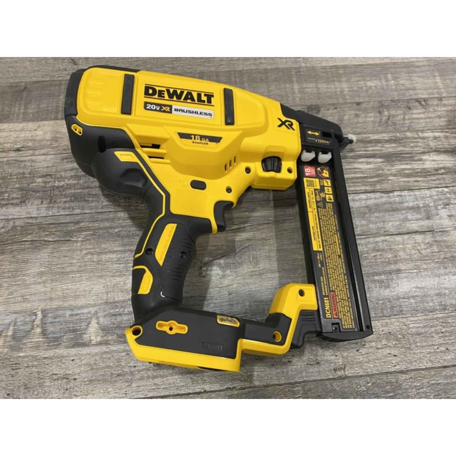 AS-IS DEWALT 20V MAX XR Lithium-Ion Cordless 18-Gauge Narrow Crown Stapler Kit