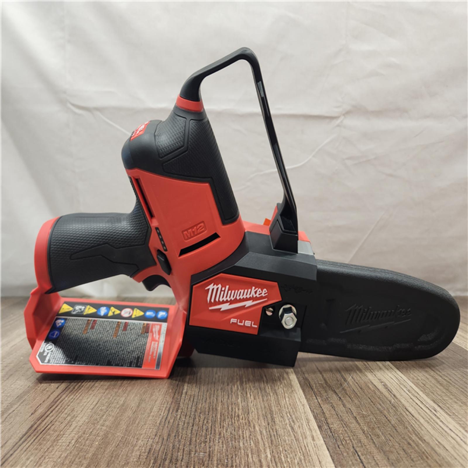 AS-IS- Milwaukee M12 FUEL 6 in. 12V Lithium-Ion Brushless Cordless Pruning Saw HATCHET (Tool-Only)