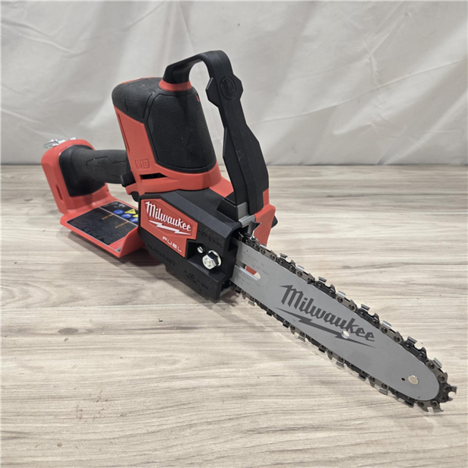 AS-IS Milwaukee M18 FUEL 8 in. 18V HATCHET Pruning Saw Kit