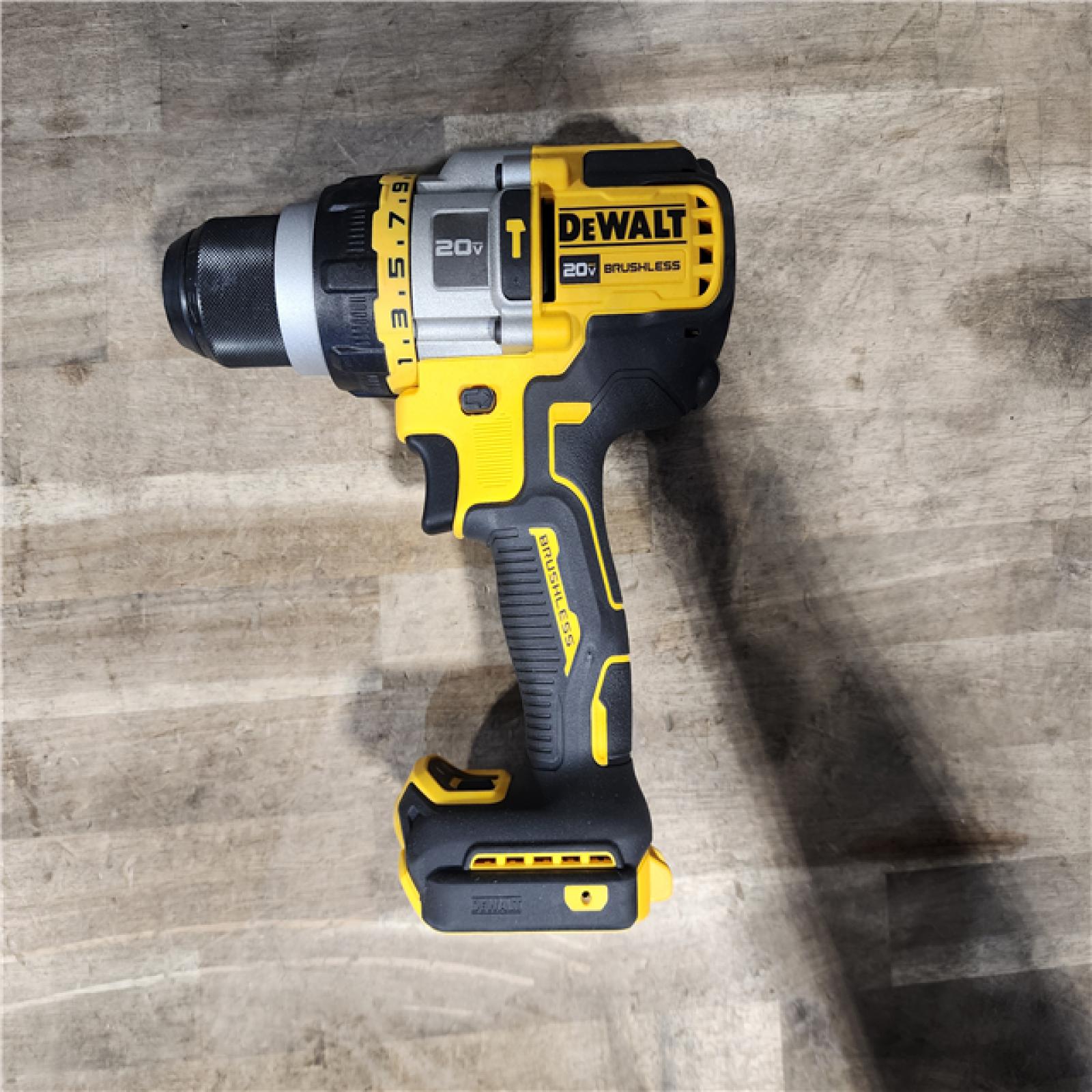 HOUSTON LOCATION - AS-IS Dewalt DCD999B 20V MAX Flexvolt 1/2  Cordless Hammer Drill W/ BATTERY & CHARGER