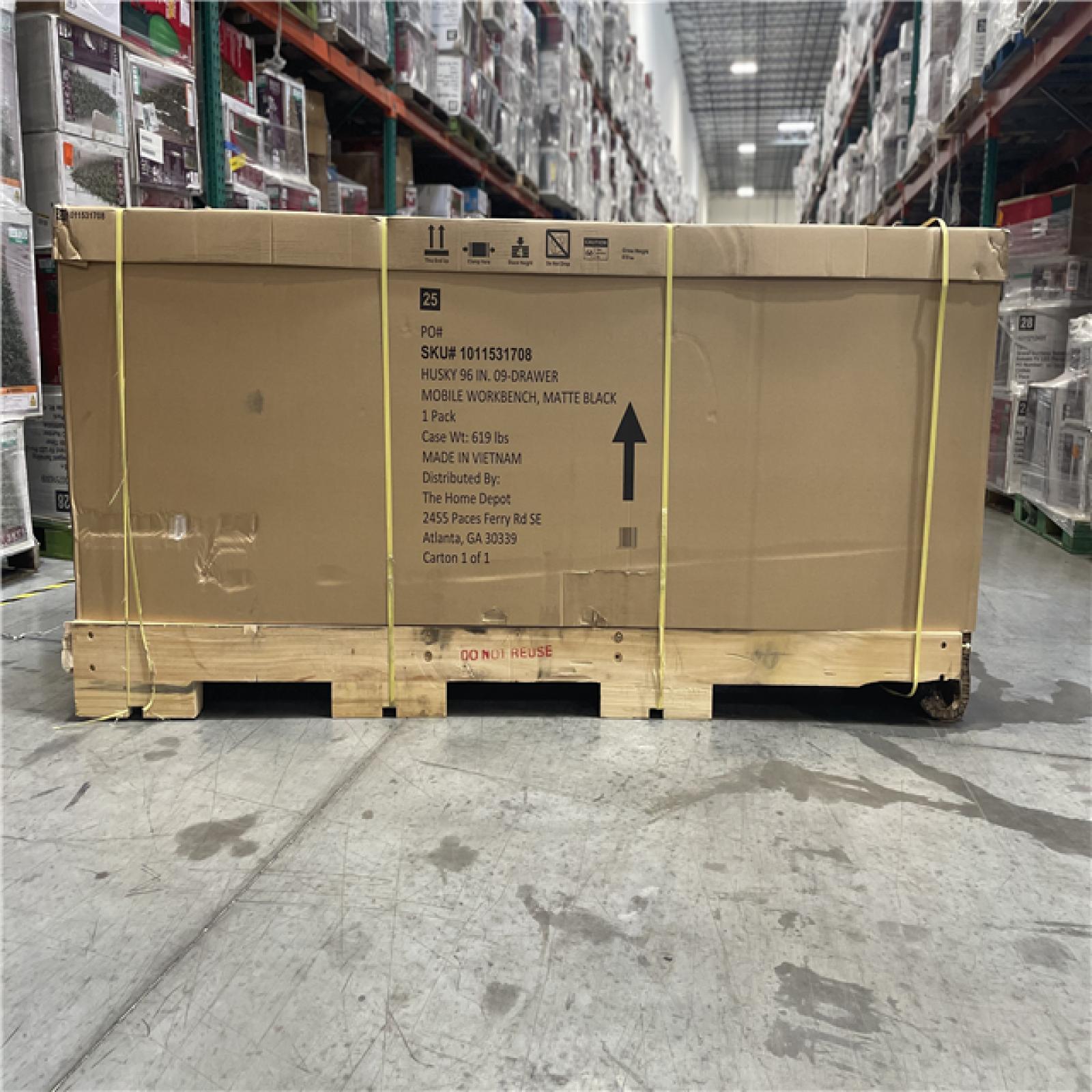 DALLAS LOCATION -AS-IS HUSKY 96IN MOBILE WORKBENCH MATTE BLACK