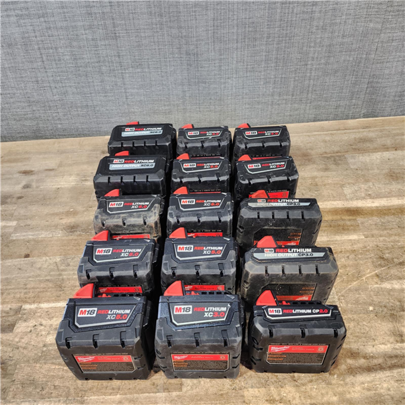 HOUSTON LOCATION - AS-IS MILWAUKEE BATTERY PACK QTY - 15