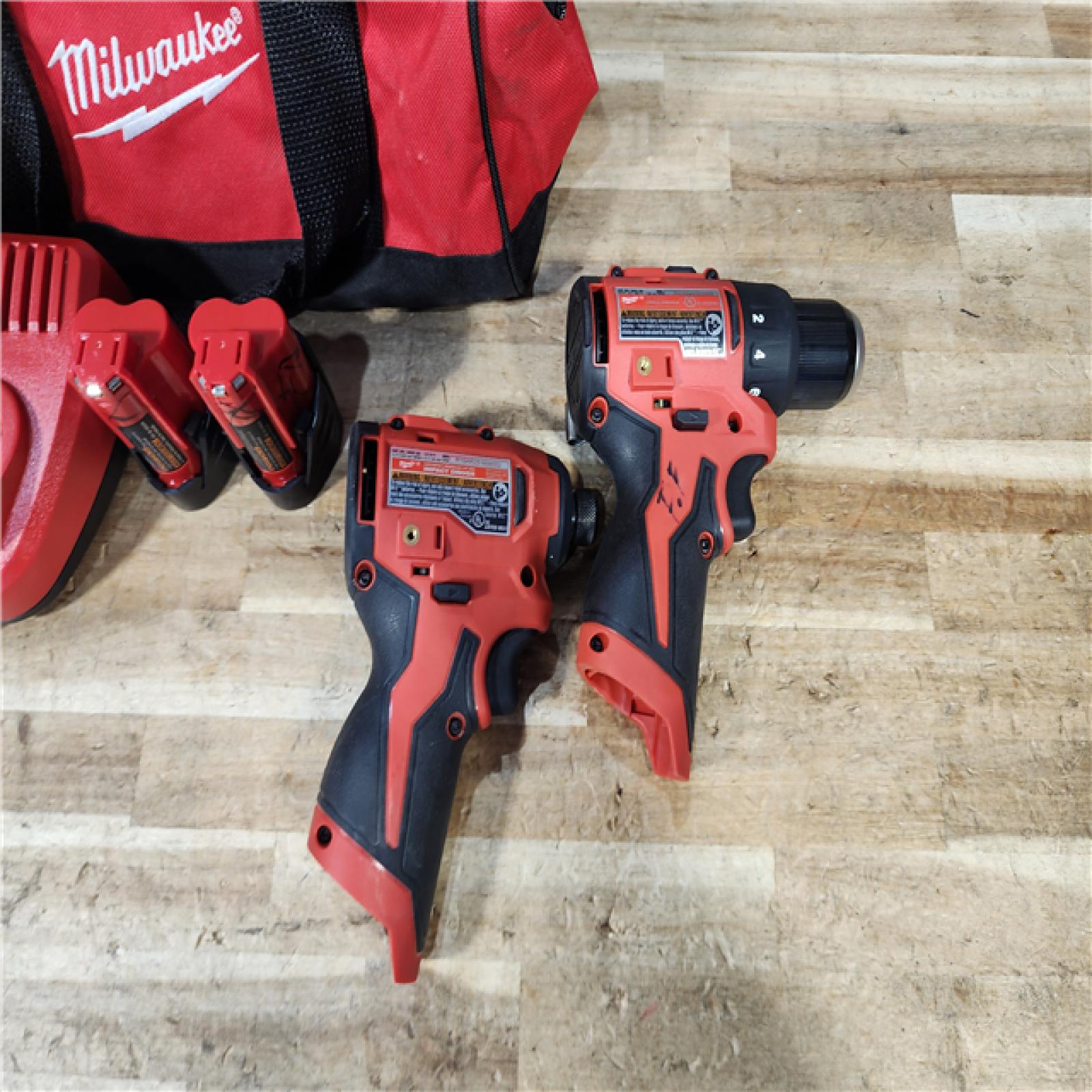 HOUSTON LOCATION - AS - IS Milwaukee 2 Tool Combo Kit W/ (2) Battery & Charger