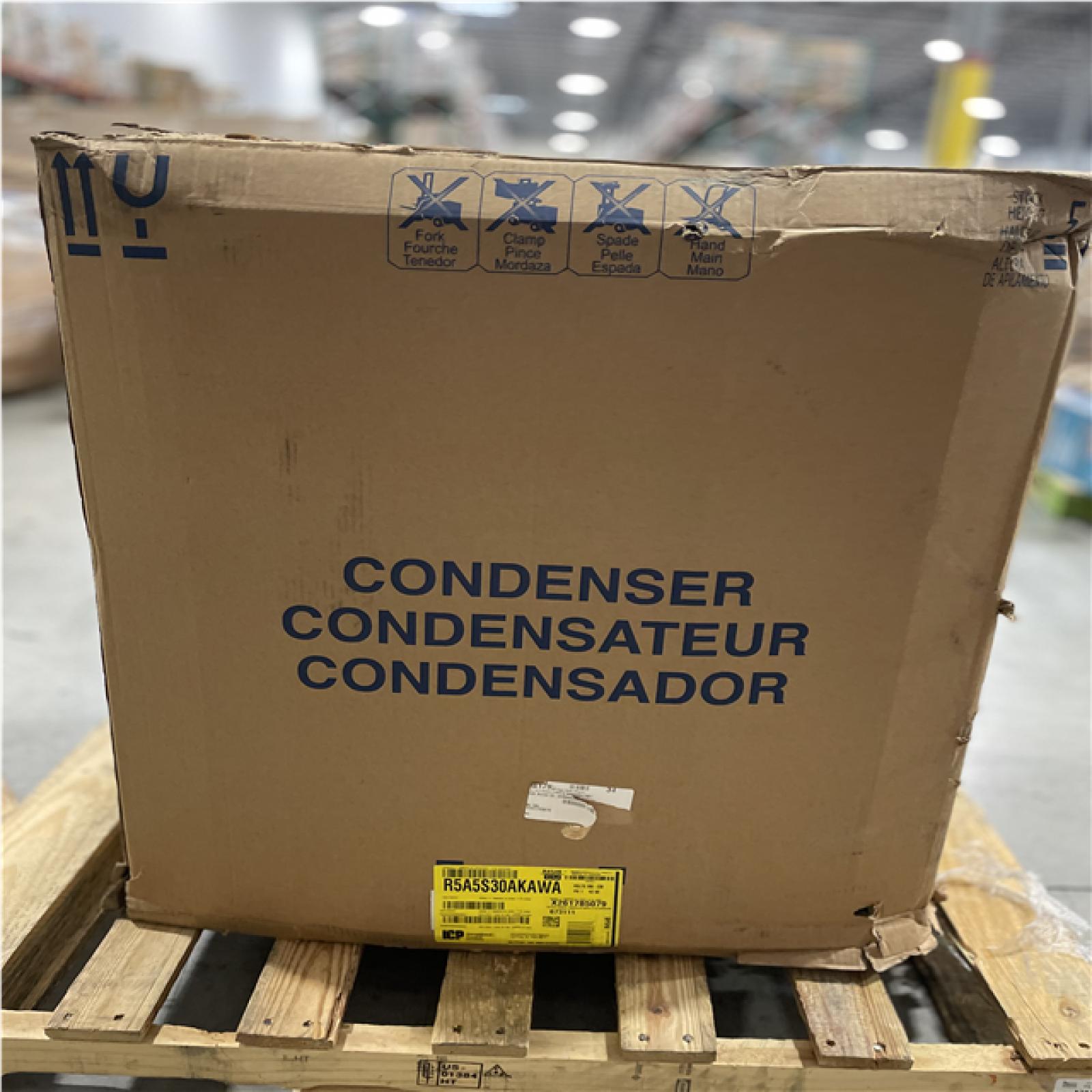 DALLAS LOCATION- AS-IS SMARTCOMFORT 2.5T 14.3SEER2 Condenser