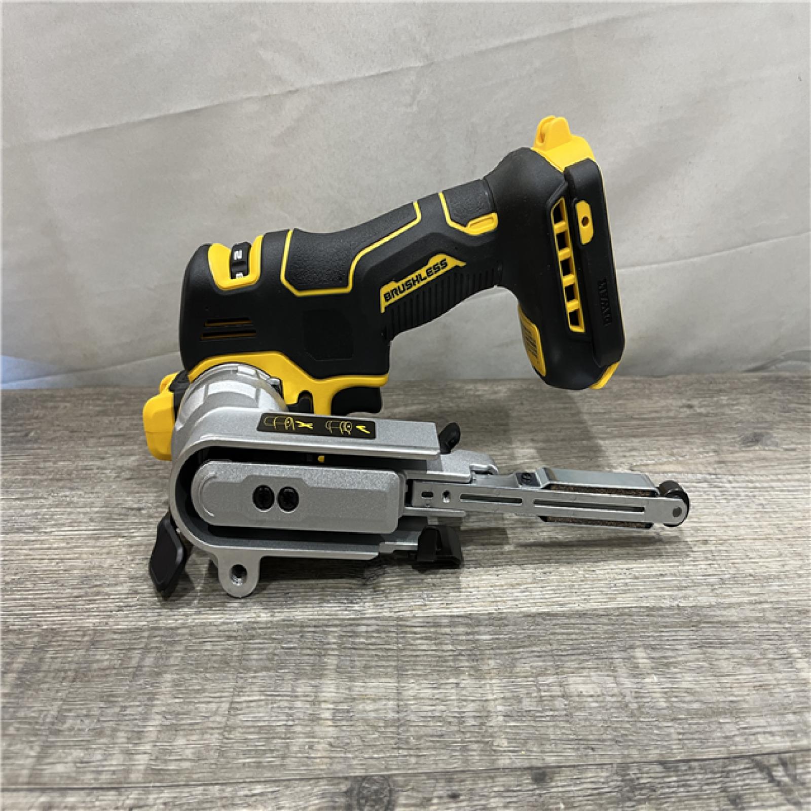 AS-IS DEWALT 20-Volt MAX XR 18 in. Cordless Bandfile (Tool-Only)