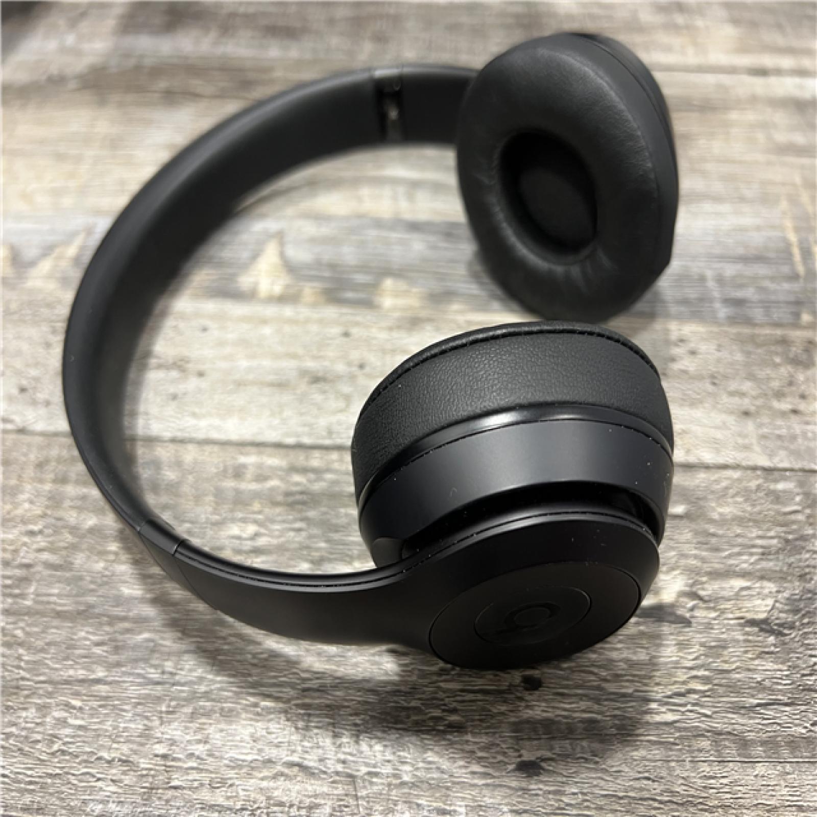 AS-IS Beats - Solo3 Wireless Headphones - Black