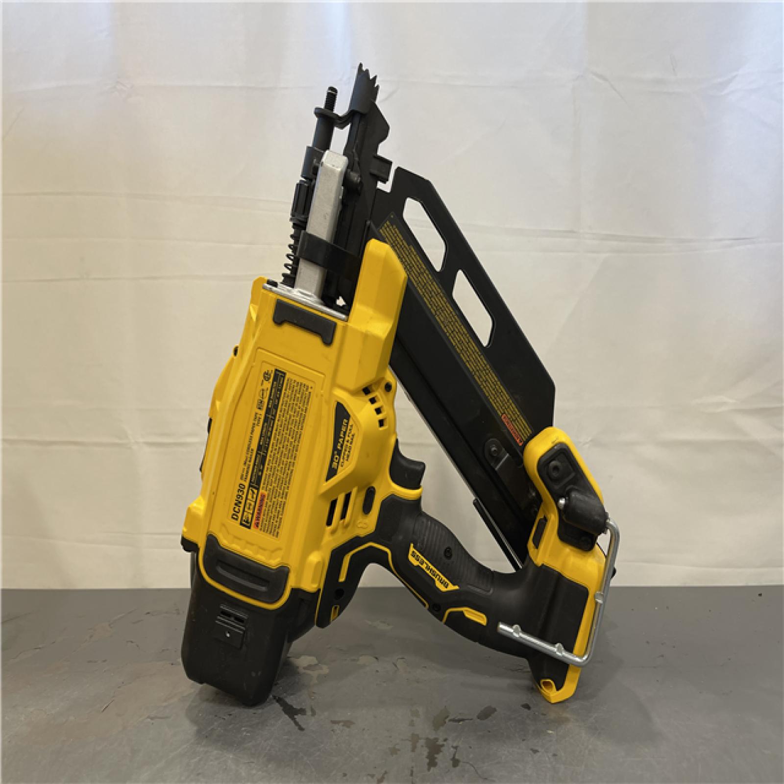 AS-IS - DEWALT 20-Volt 30° Cordless Framing Nailer