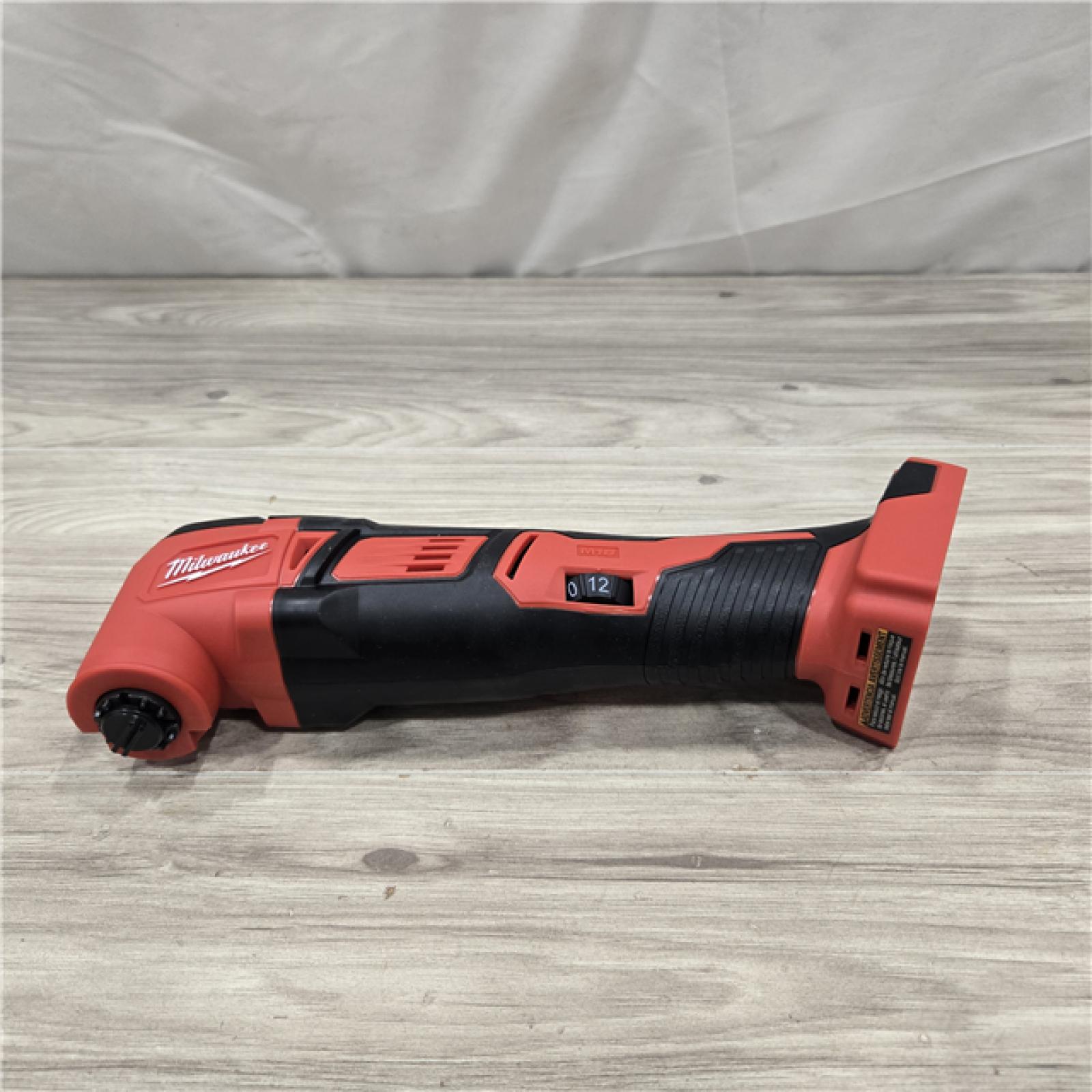 AS-IS Milwaukee 2626-21 M18 18V Cordless Oscillating Multi-Tool Kit
