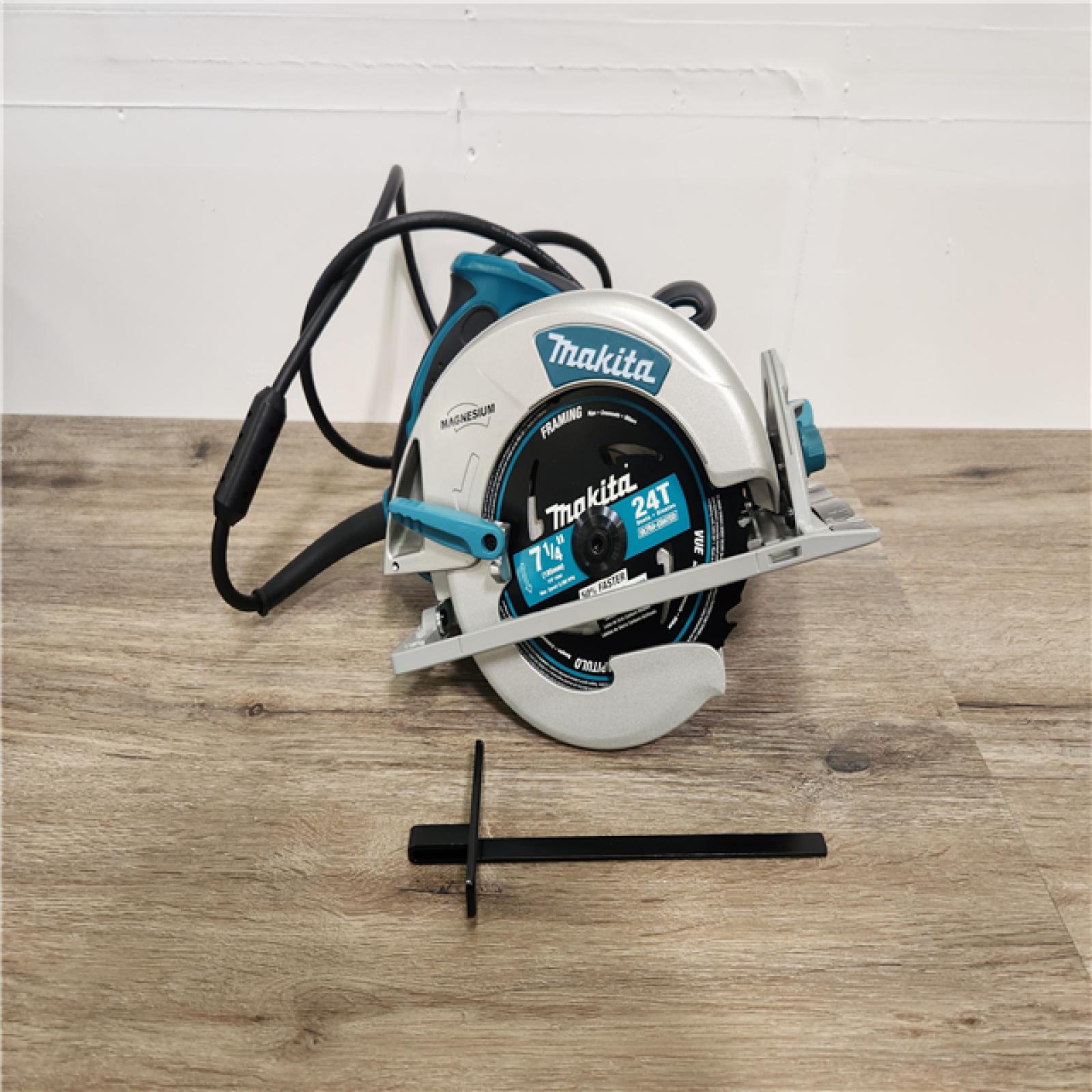 Phoenix Location Appears NEW Makita 15 Amp 7-1/4 in. Corded Lightweight Magnesium Circular Saw with LED Light, Dust Blower, 24T Carbide blade, Hard Case 5007MG