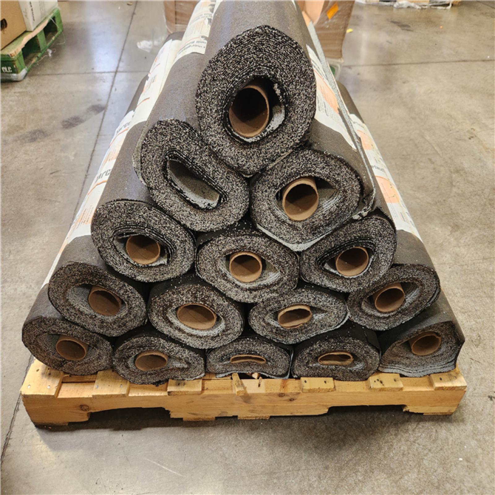 Phoenix Shasta White Roll 3 ft. x 36 ft. 100 sq. ft. Coverage White Fiberglass Mineral-Surfaced Cap Roll Roofing Pallet of 15