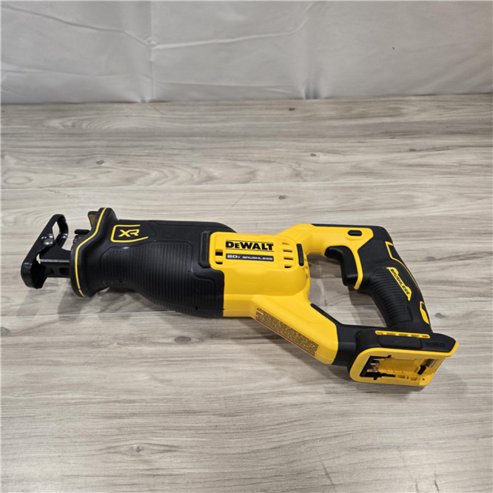 LIKE NEW! - DEWALT 20V MAX XR Cordless Reciprocating Saw (Tool Only)