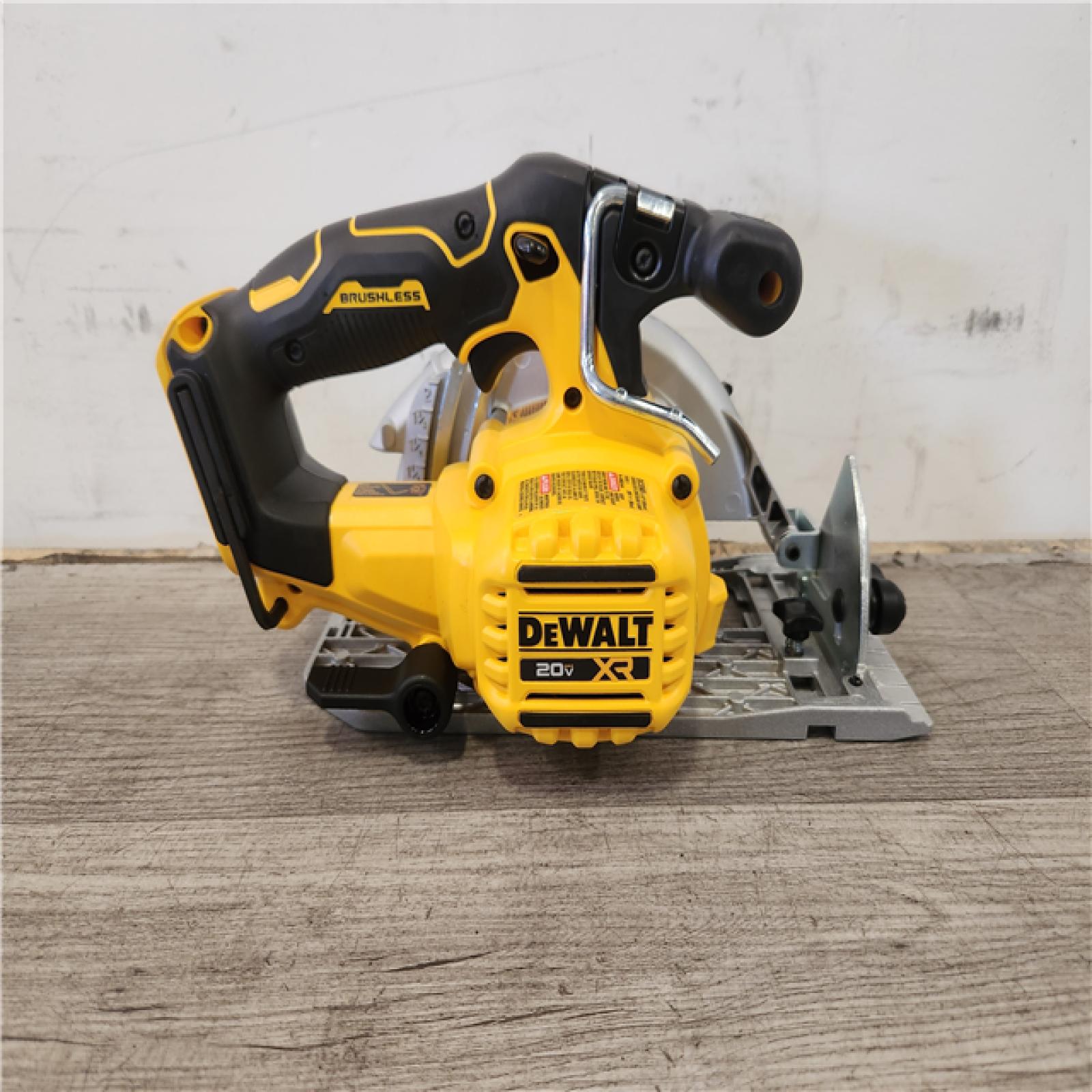 Phoenix Location Dewalt 2-Tool Combo with 2, 20 Volt 5.0AH Batteries and Charger