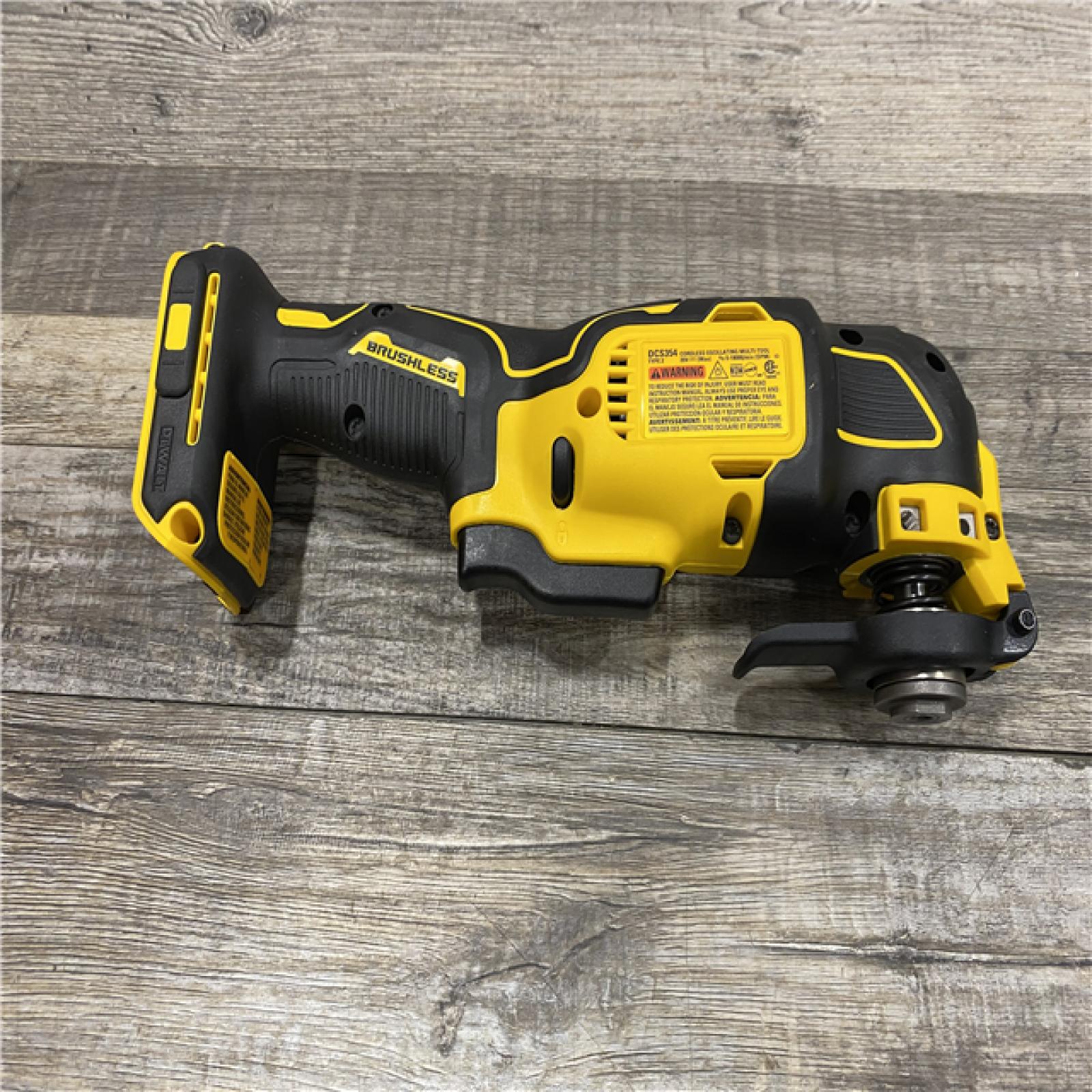 AS-IS DEWALT ATOMIC 20V MAX Cordless Brushless Oscillating Multi Tool Kit