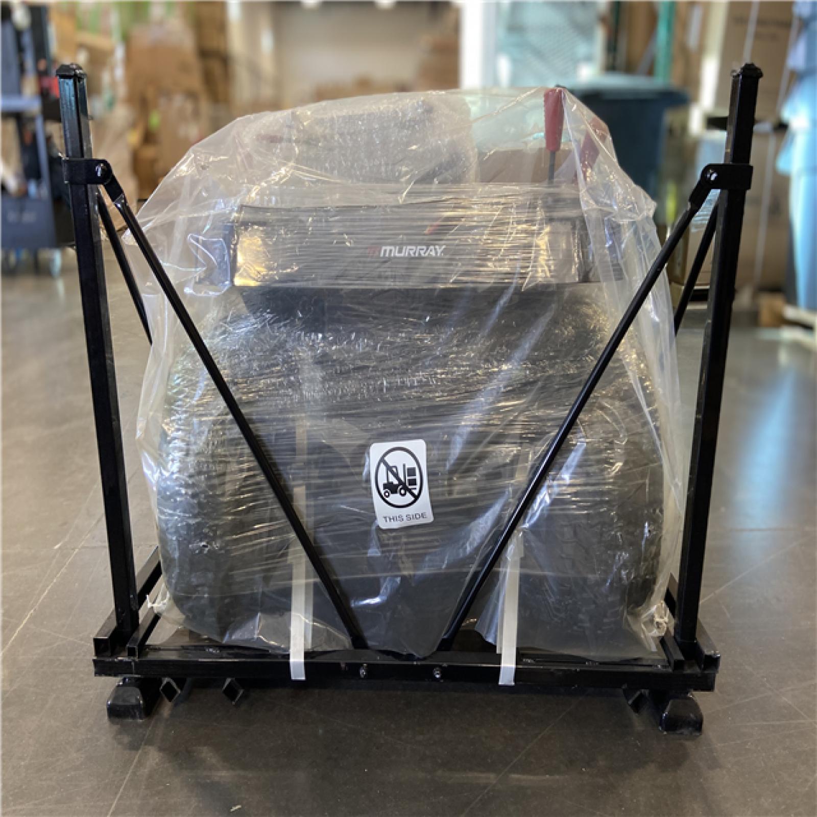 DALLAS LOCATION - Murray 42 in. 13.5 HP 500cc E1350 Series Briggs and Stratton Engine 6-Speed Manual Gas Riding Lawn Tractor Mower