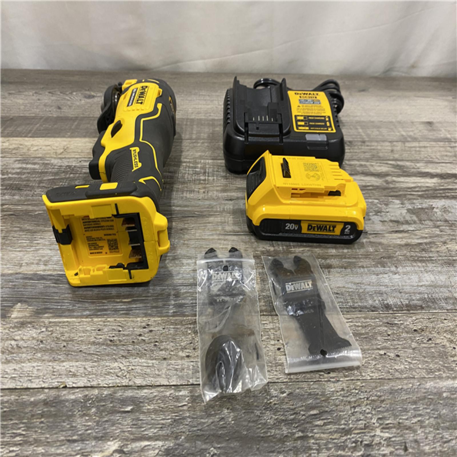 AS-IS DEWALT ATOMIC 20V MAX Cordless Brushless Oscillating Multi Tool Kit