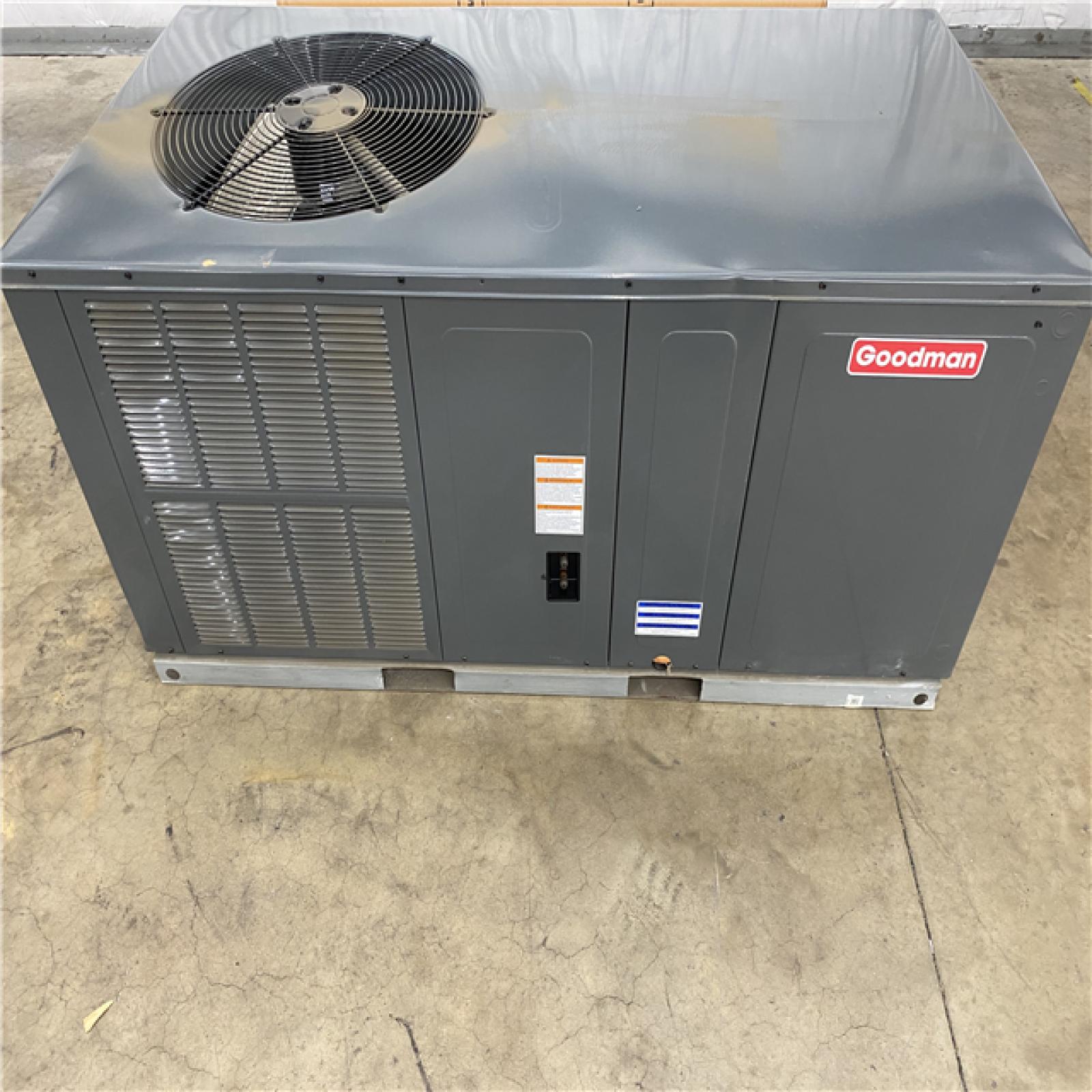 Houston Location AS IS - Goodman 3 Ton 15.2 SEER2 2 Heat Pump Package Unit