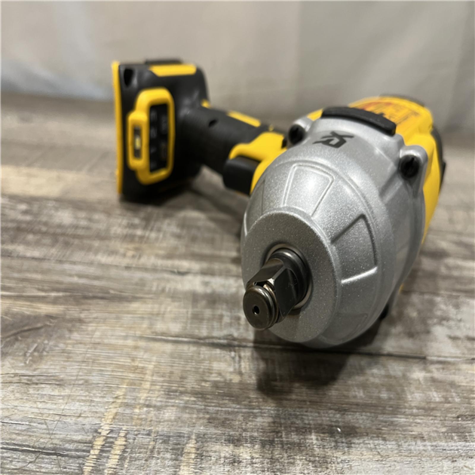 LIKE NEW - DEWALT 20V MAX Cordless 1/2 in. Impact Wrench (Tool Only)