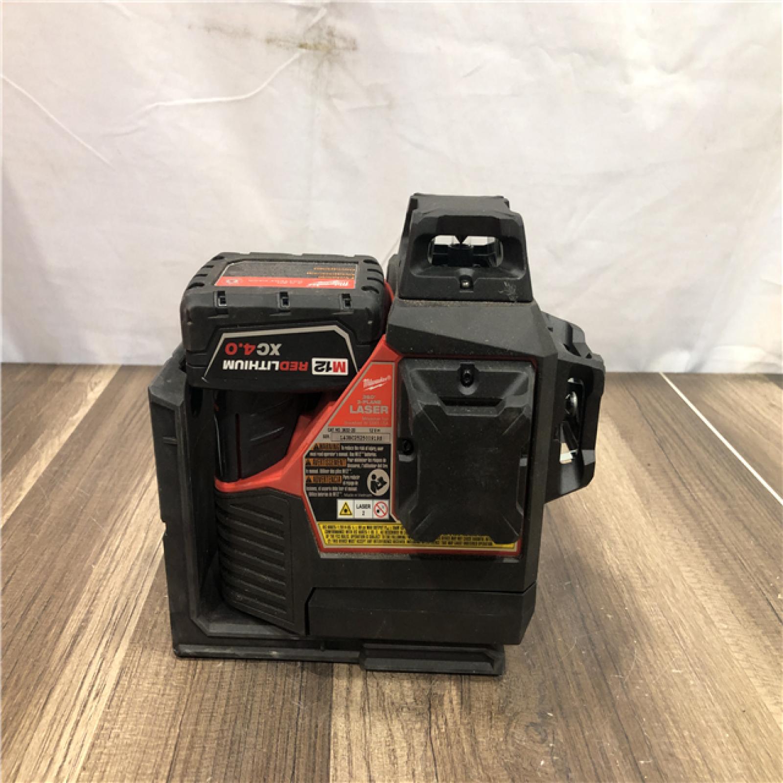 AS-IS Milwaukee  12-Volt Lithium-Ion Cordless Green 250 ft. 3-Plane Laser Level Kit