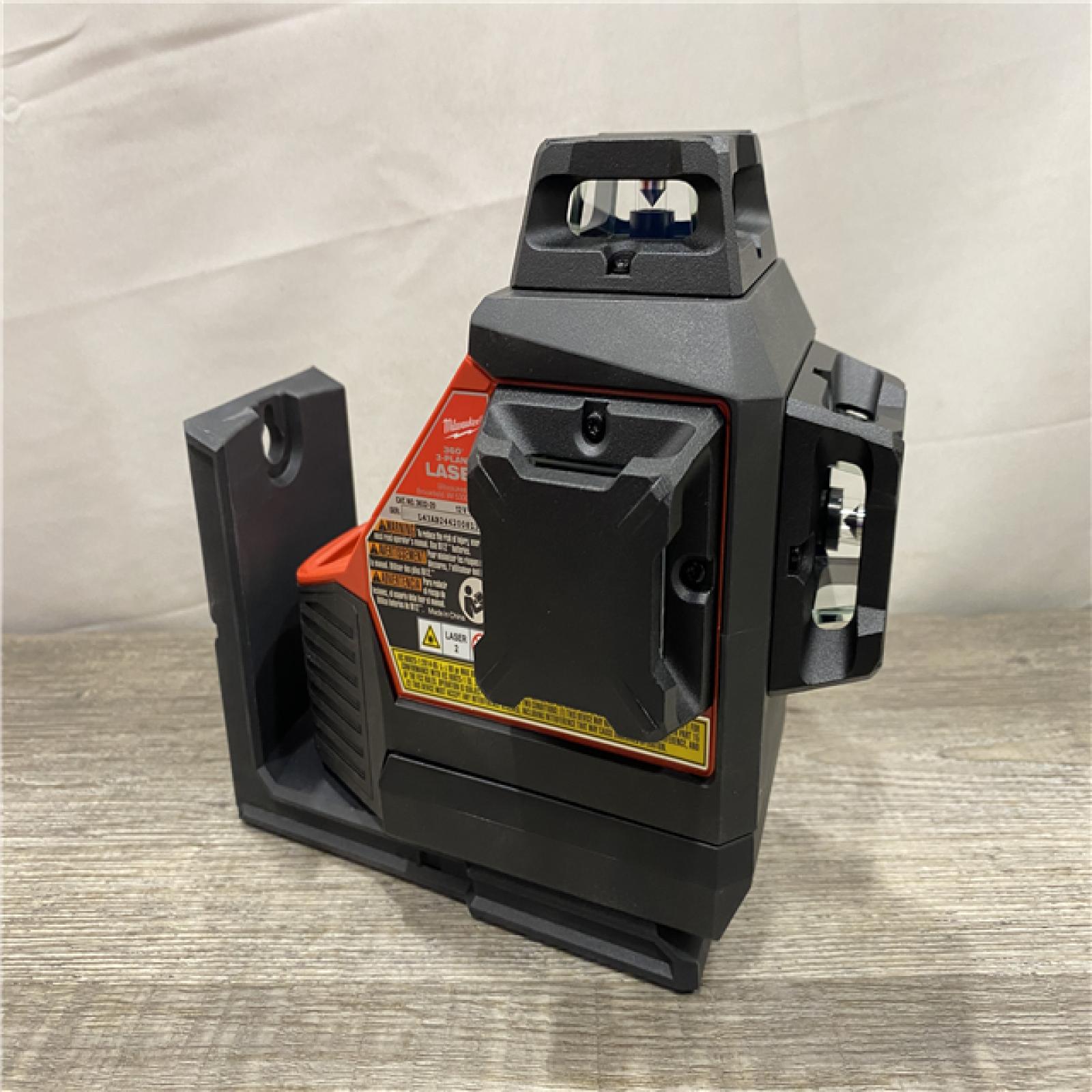 AS-IS Milwaukee 12-Volt Lithium-Ion Cordless Green 250 ft. 3-Plane Laser Level Kit